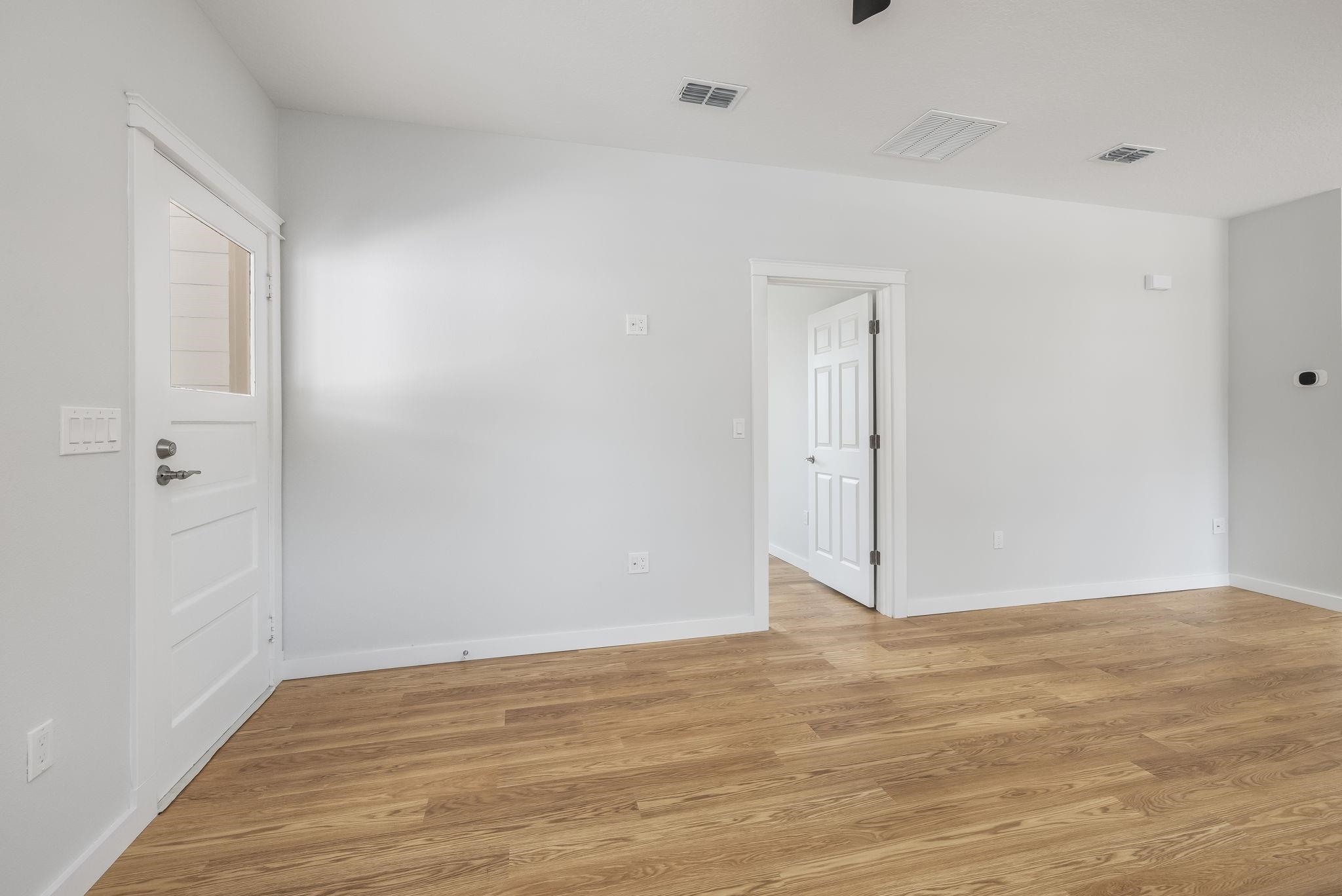 Image 30 of 39 For 98 Bruen St  