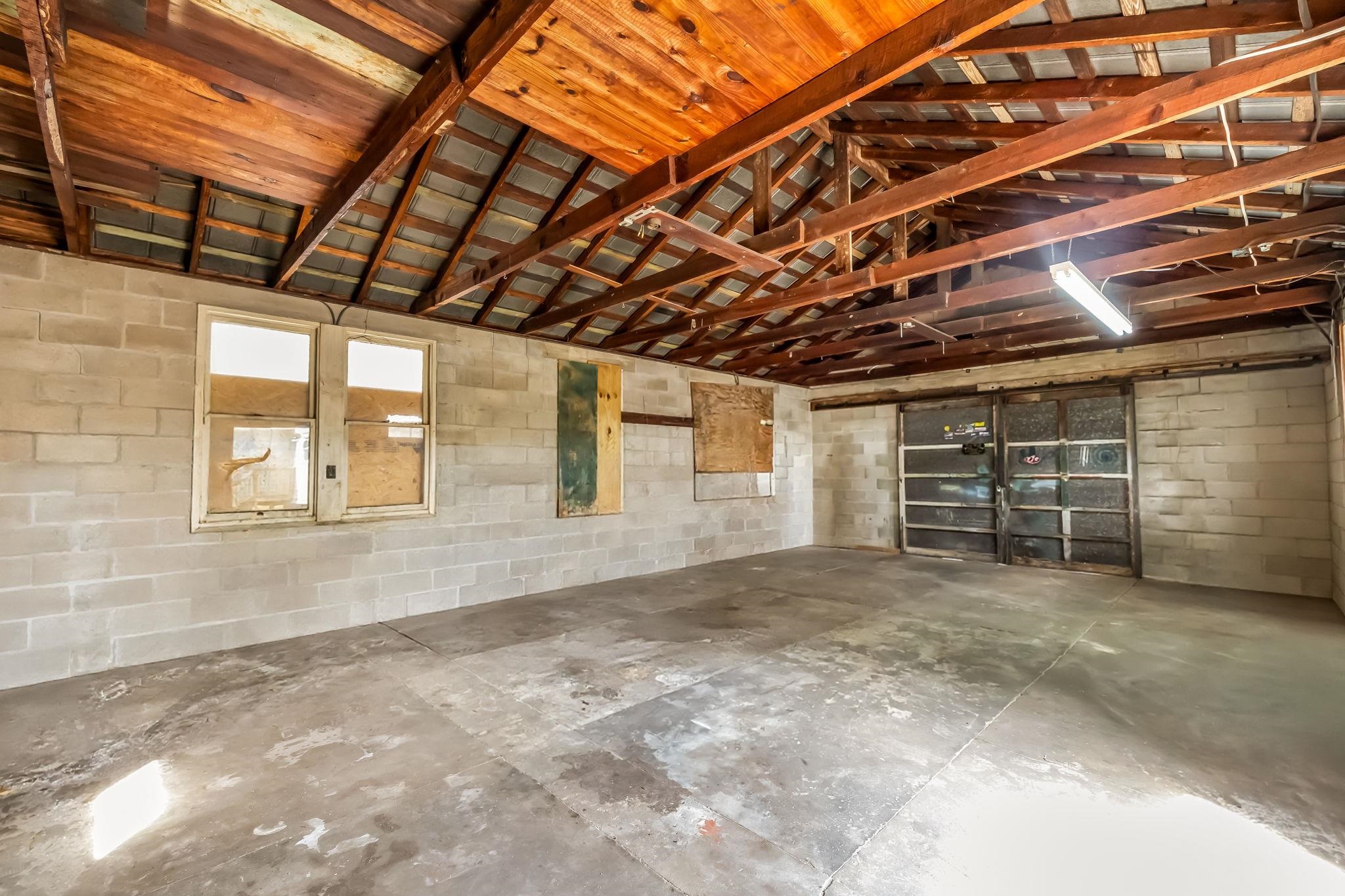 Image 34 of 39 For 98 Bruen St  