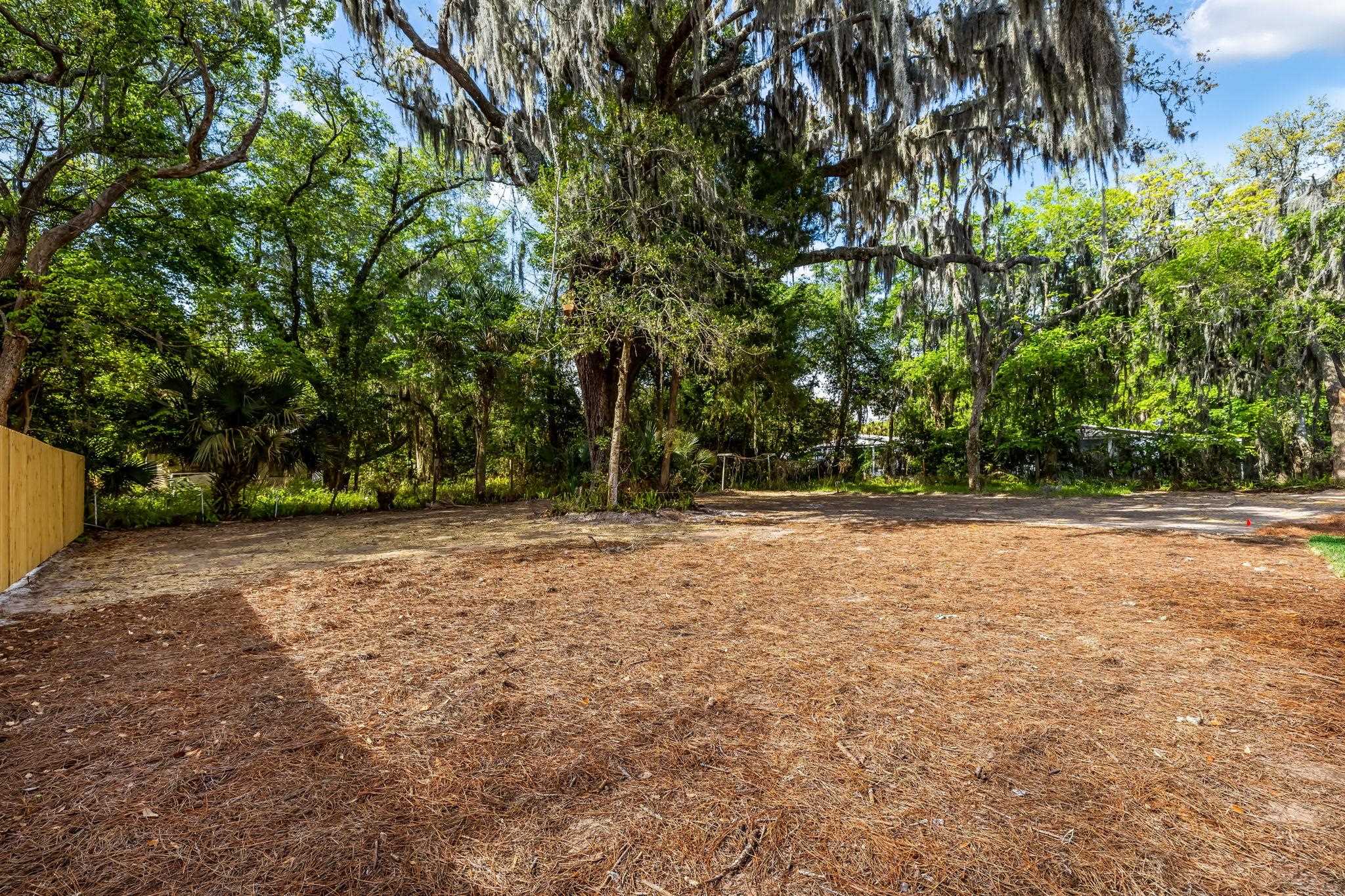 Image 37 of 39 For 98 Bruen St  