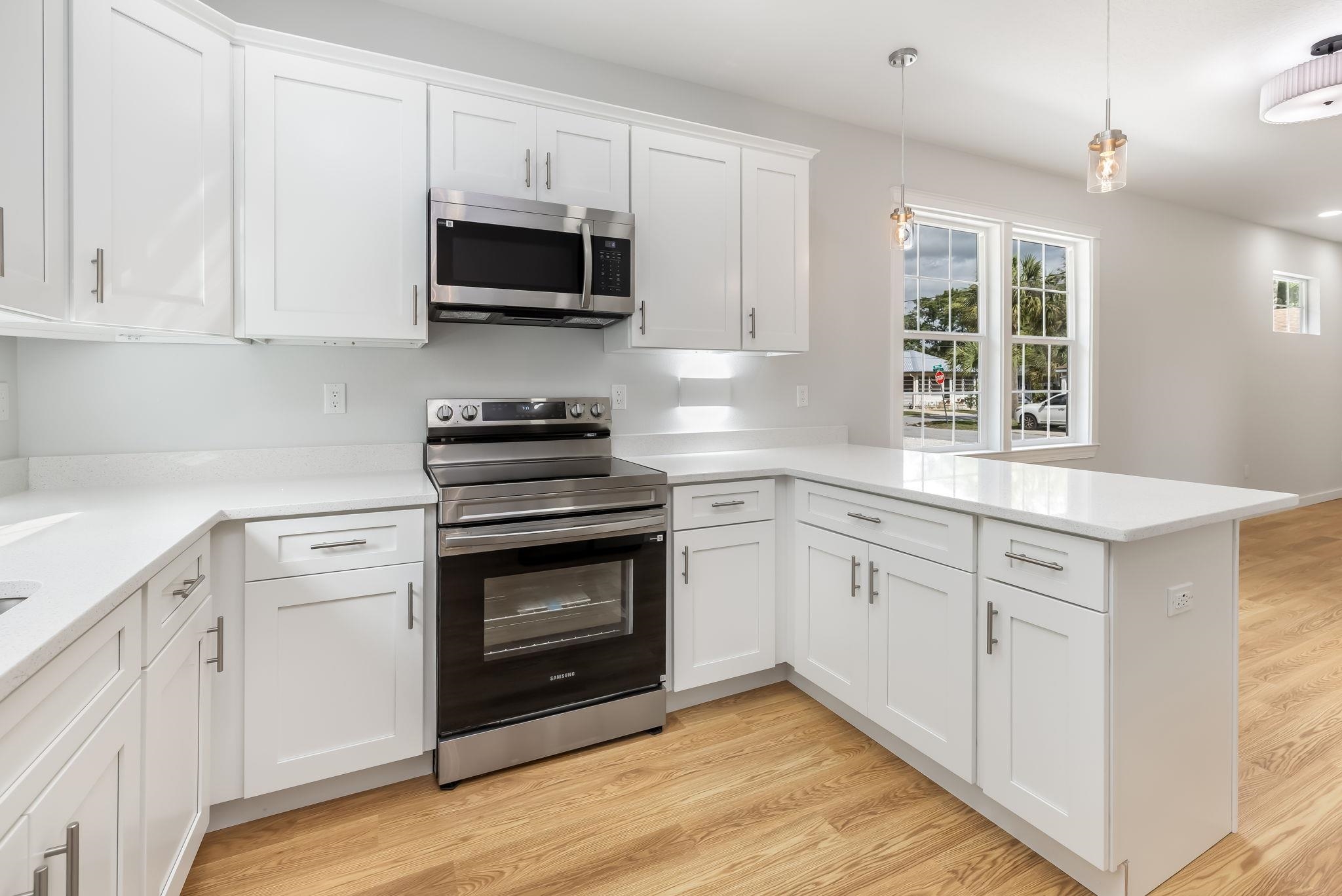 Image 7 of 39 For 98 Bruen St  