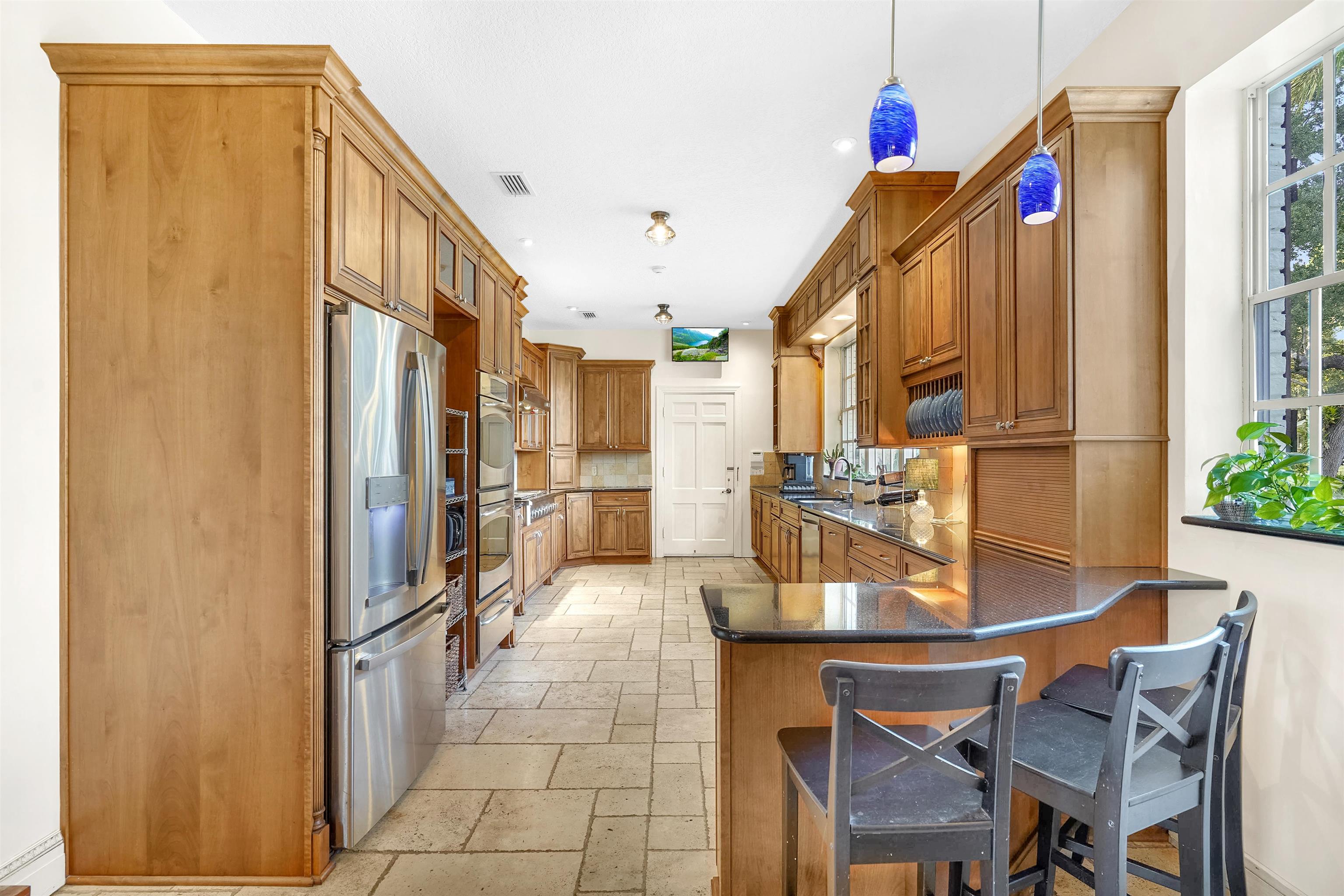 Image 15 of 50 For 40 Willow Drive