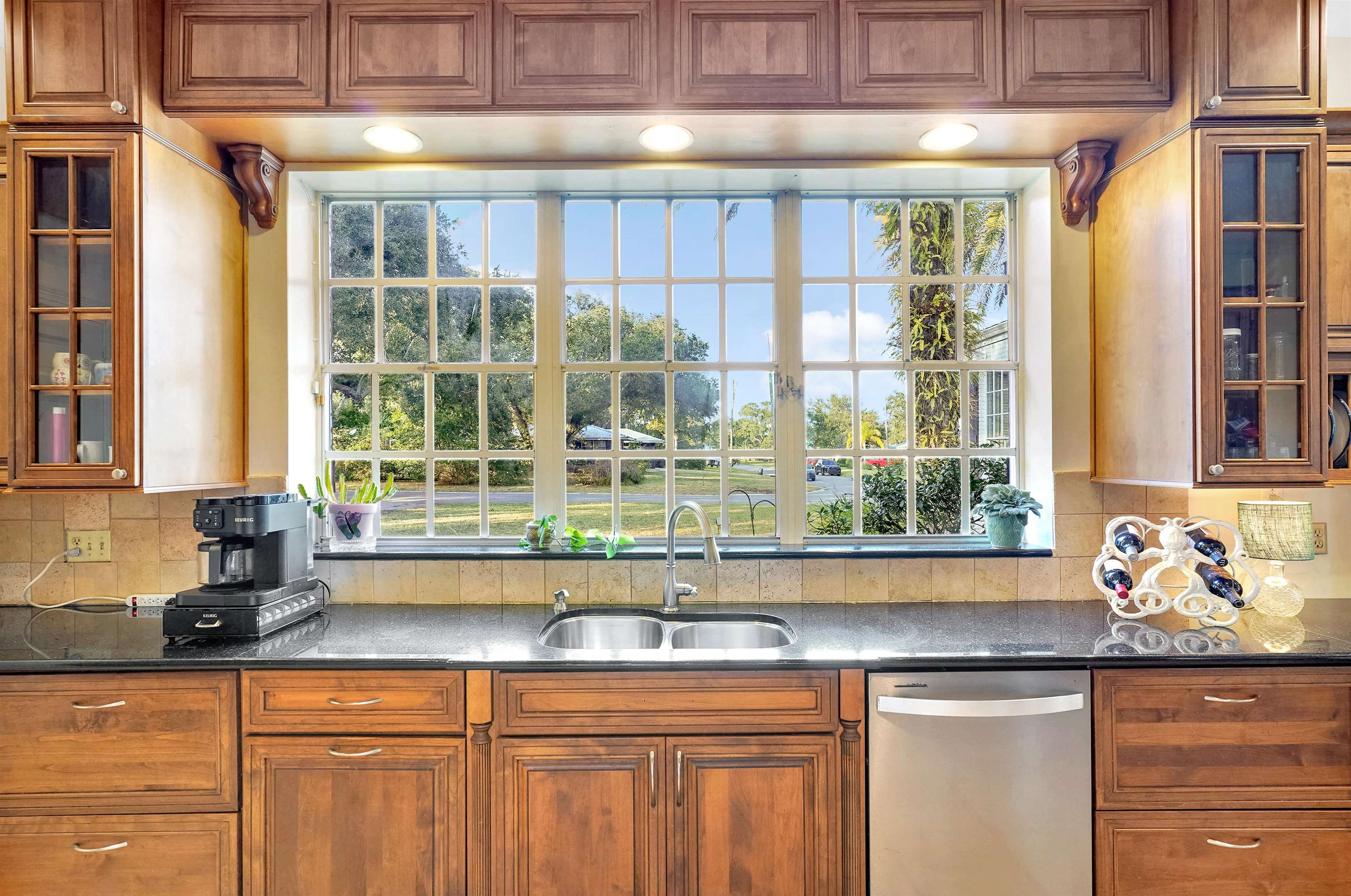 Image 17 of 50 For 40 Willow Drive