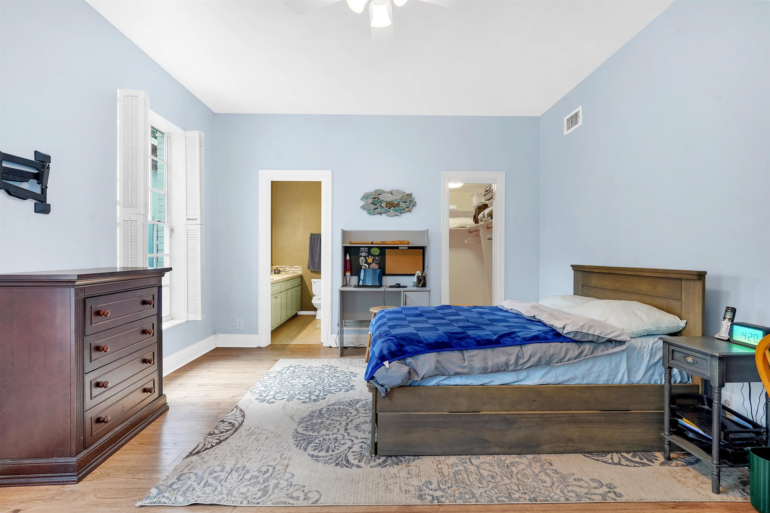 Image 36 of 50 For 40 Willow Drive