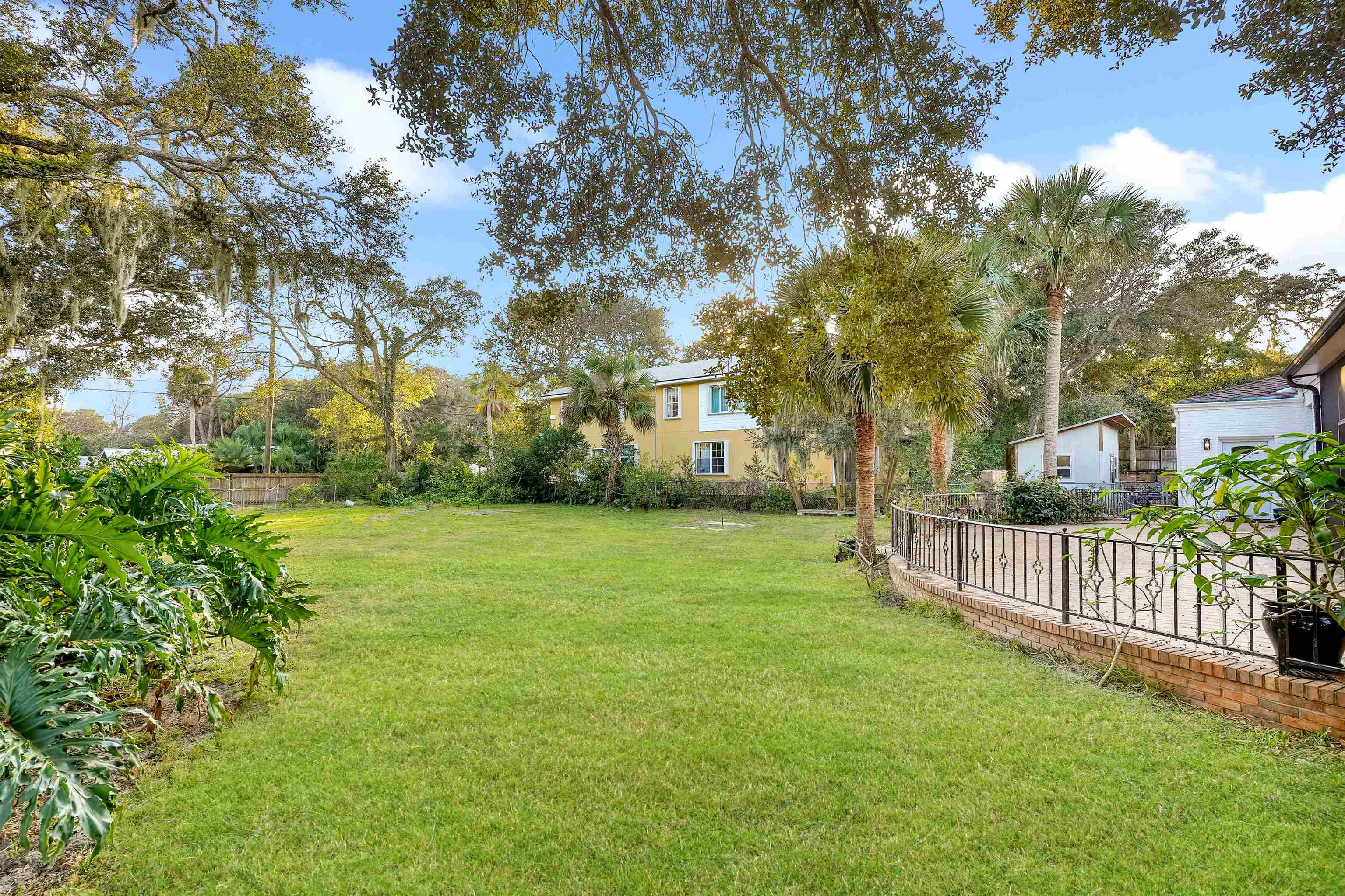 Image 44 of 50 For 40 Willow Drive