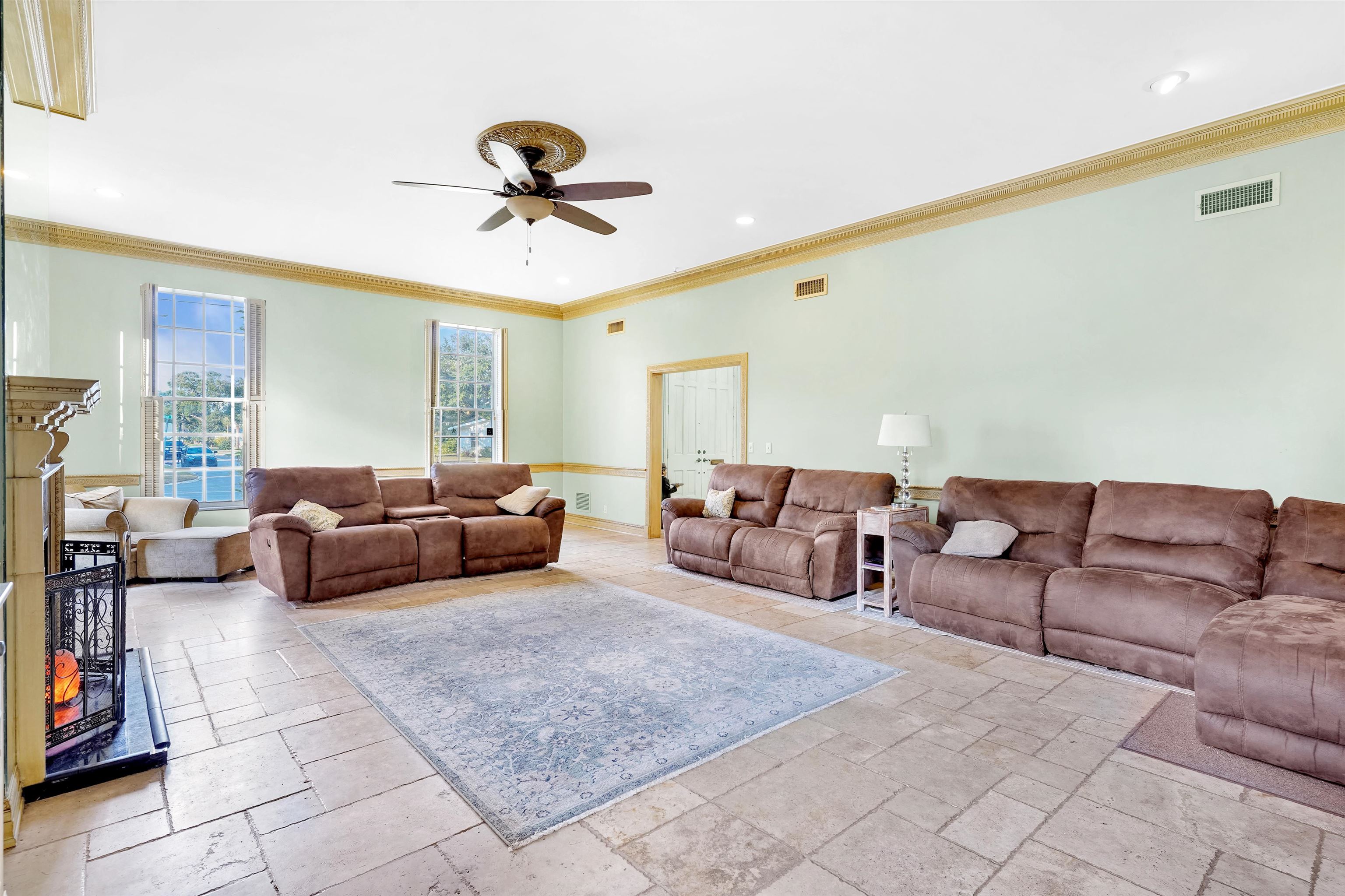 Image 6 of 50 For 40 Willow Drive