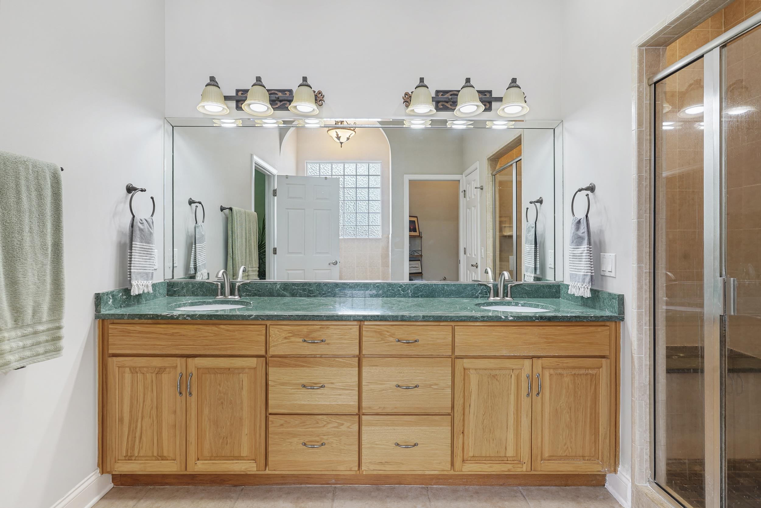 Image 23 of 40 For 509 Twentieth St