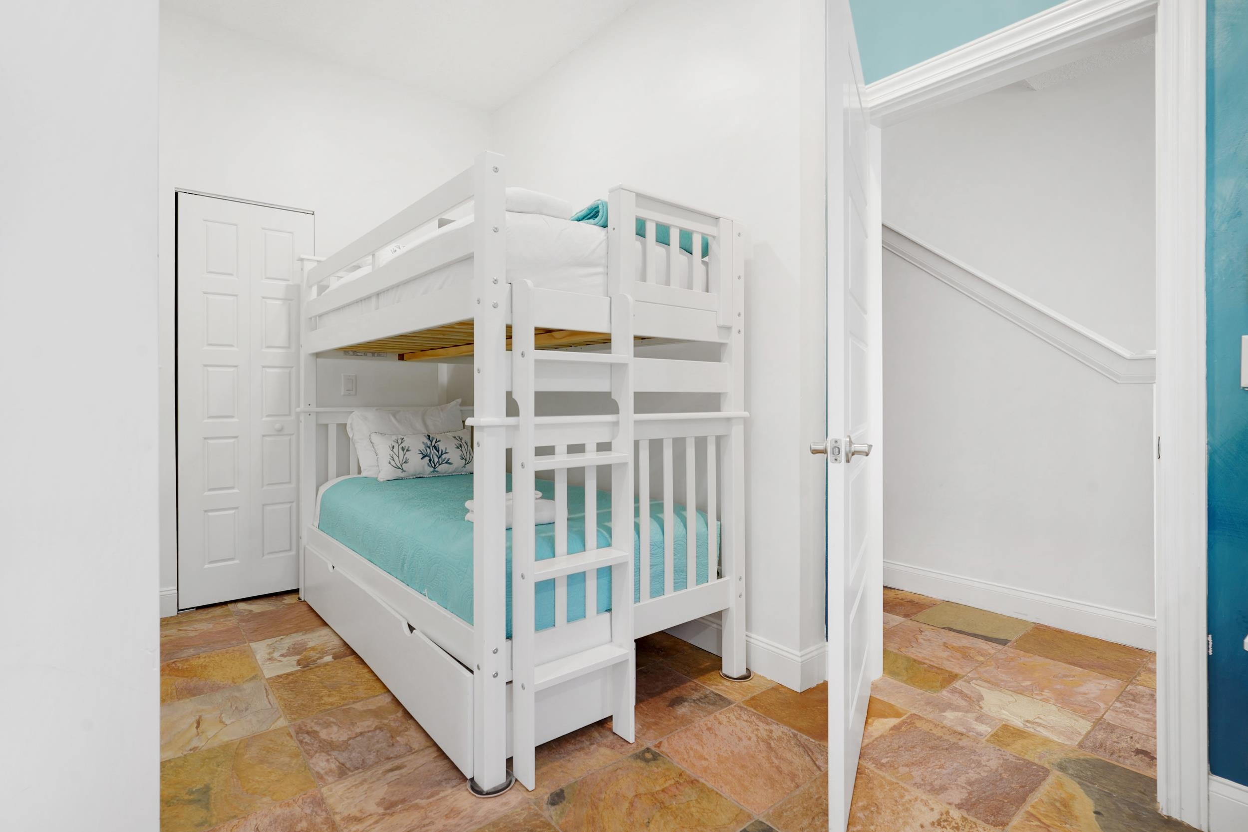 Image 20 of 60 For 2696 Palencia St