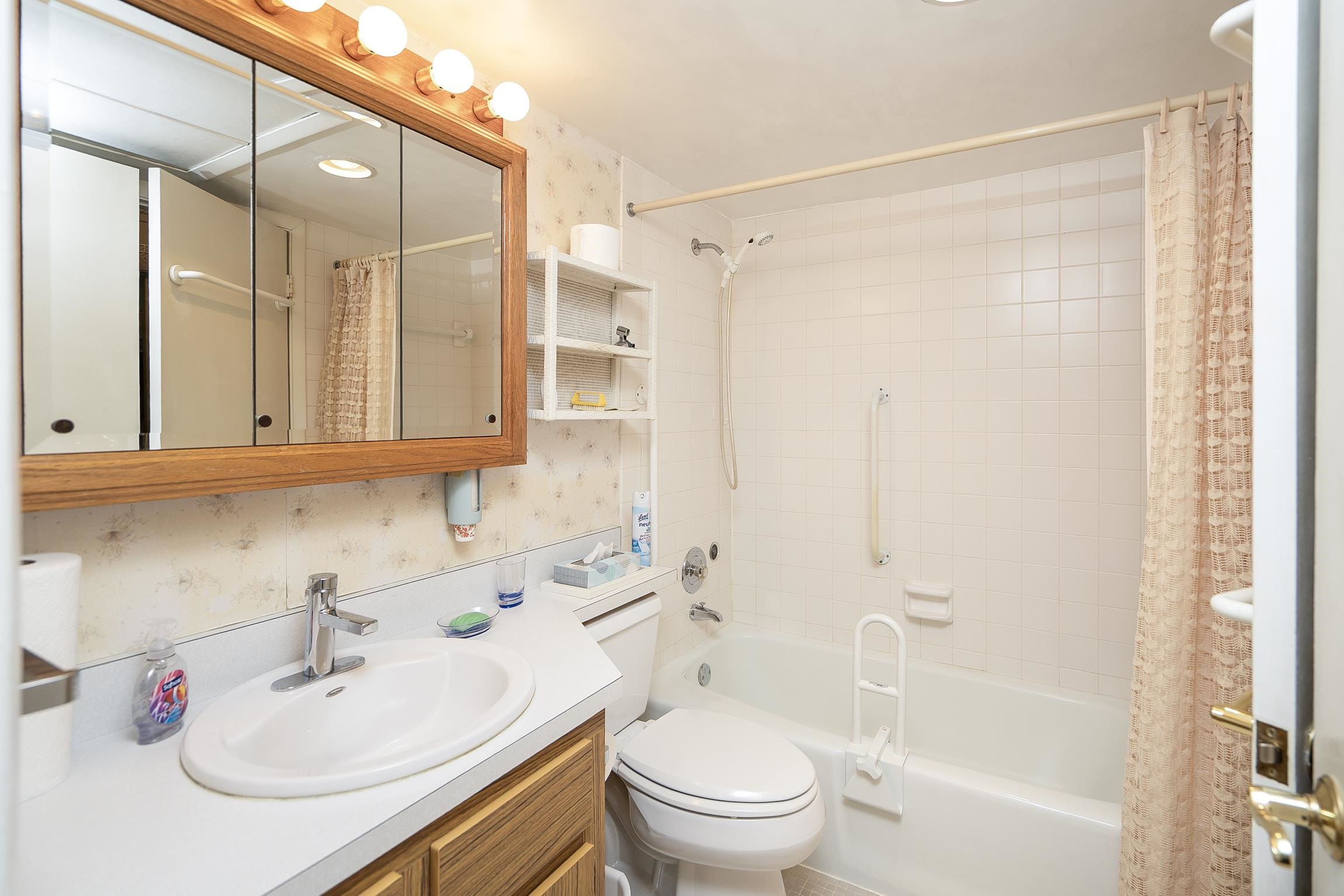 Image 16 of 20 For 600 Domenico Circle  G-15