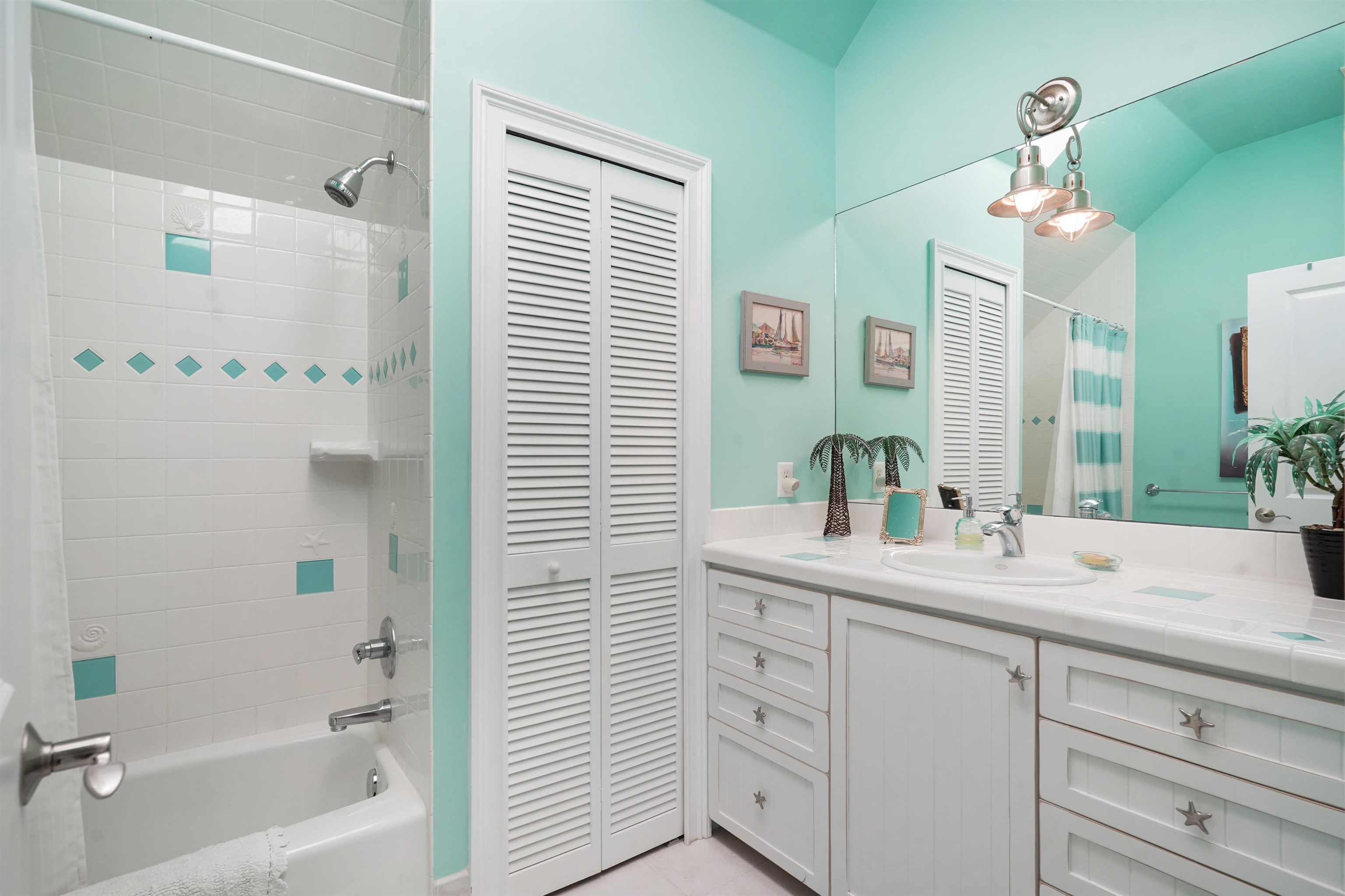 Image 37 of 62 For 216 Fifth St