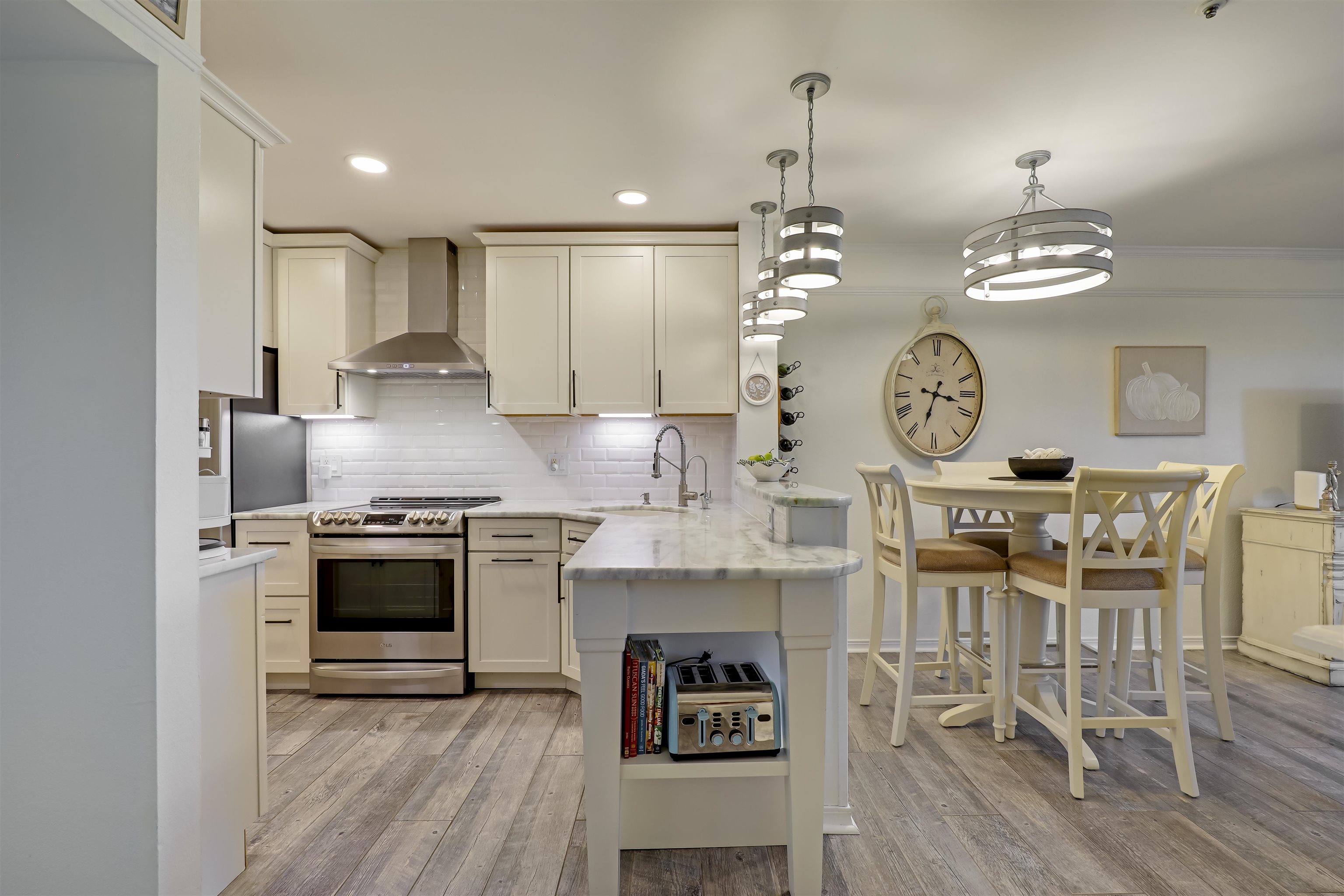 Image 14 of 59 For 110 Ocean Hollow Ln  101