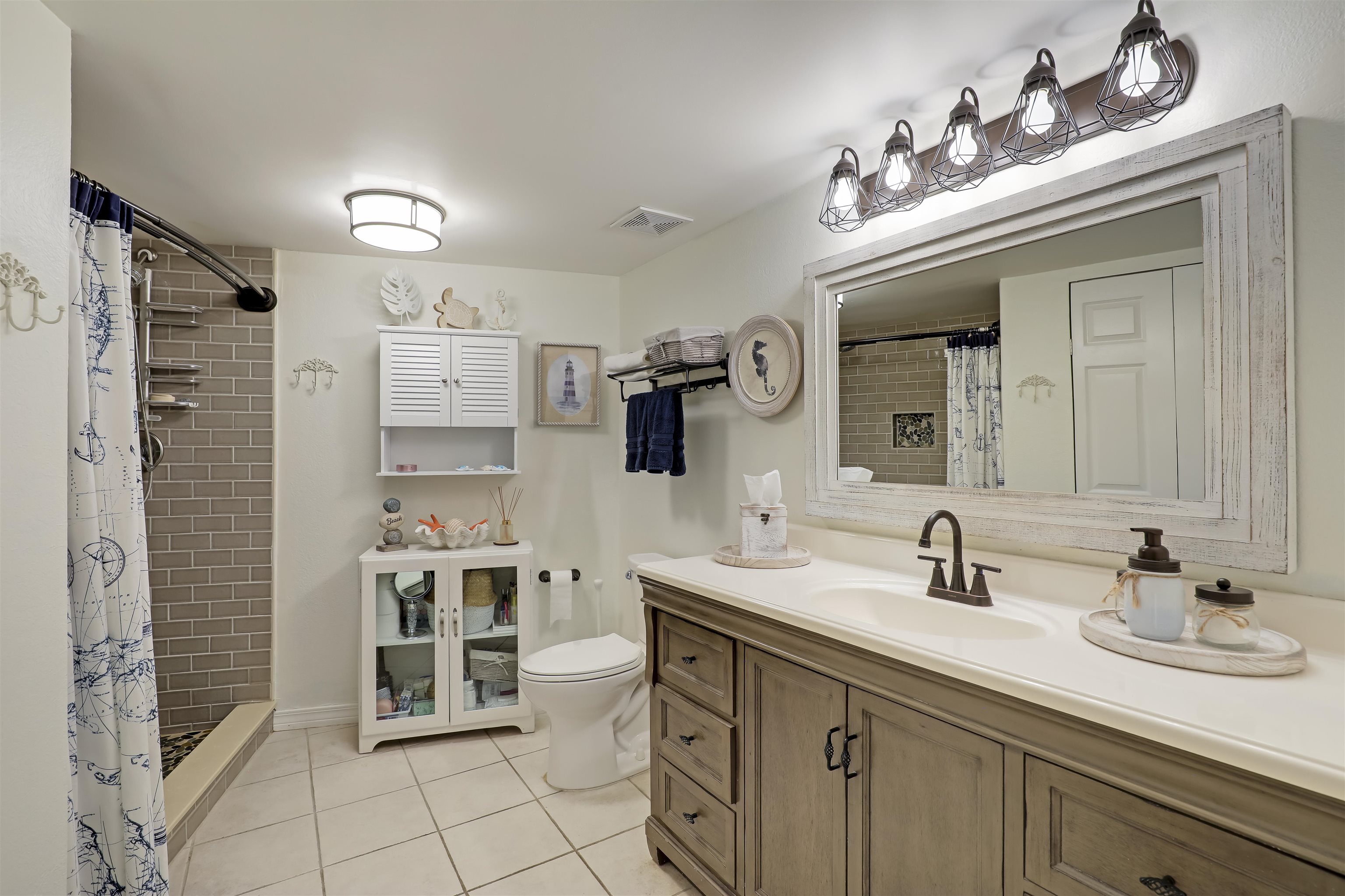 Image 27 of 59 For 110 Ocean Hollow Ln  101