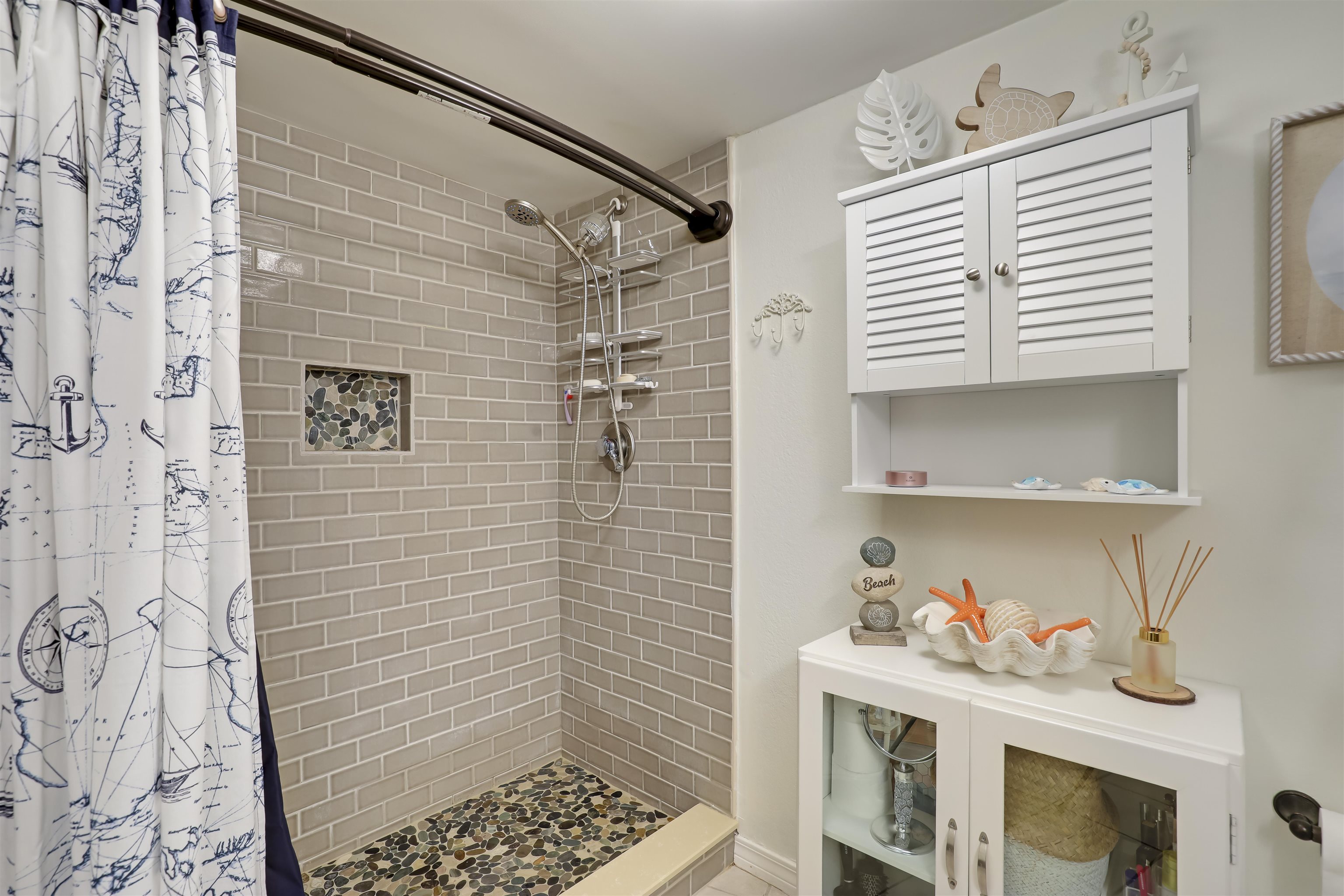 Image 28 of 59 For 110 Ocean Hollow Ln  101