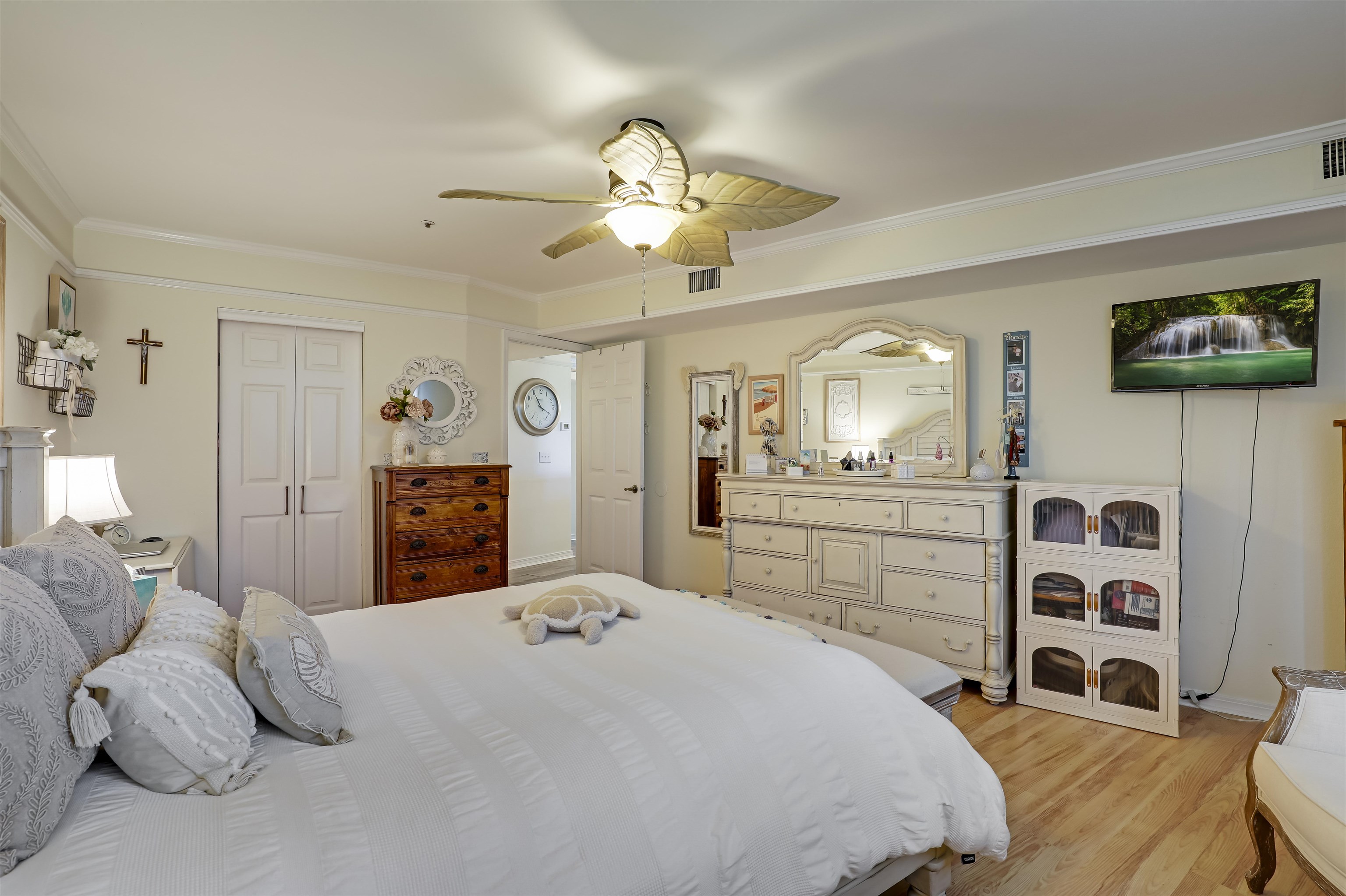 Image 33 of 59 For 110 Ocean Hollow Ln  101