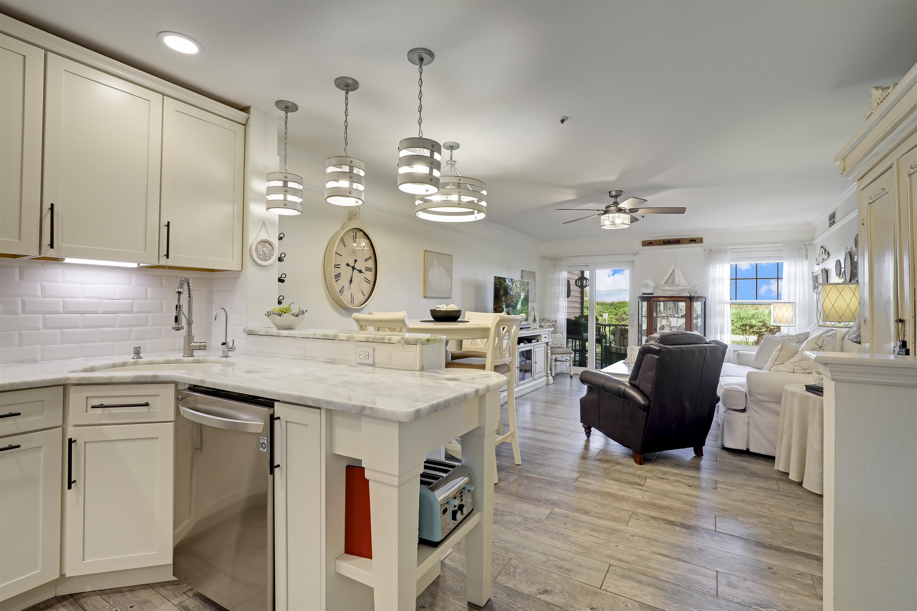 Image 4 of 59 For 110 Ocean Hollow Ln  101