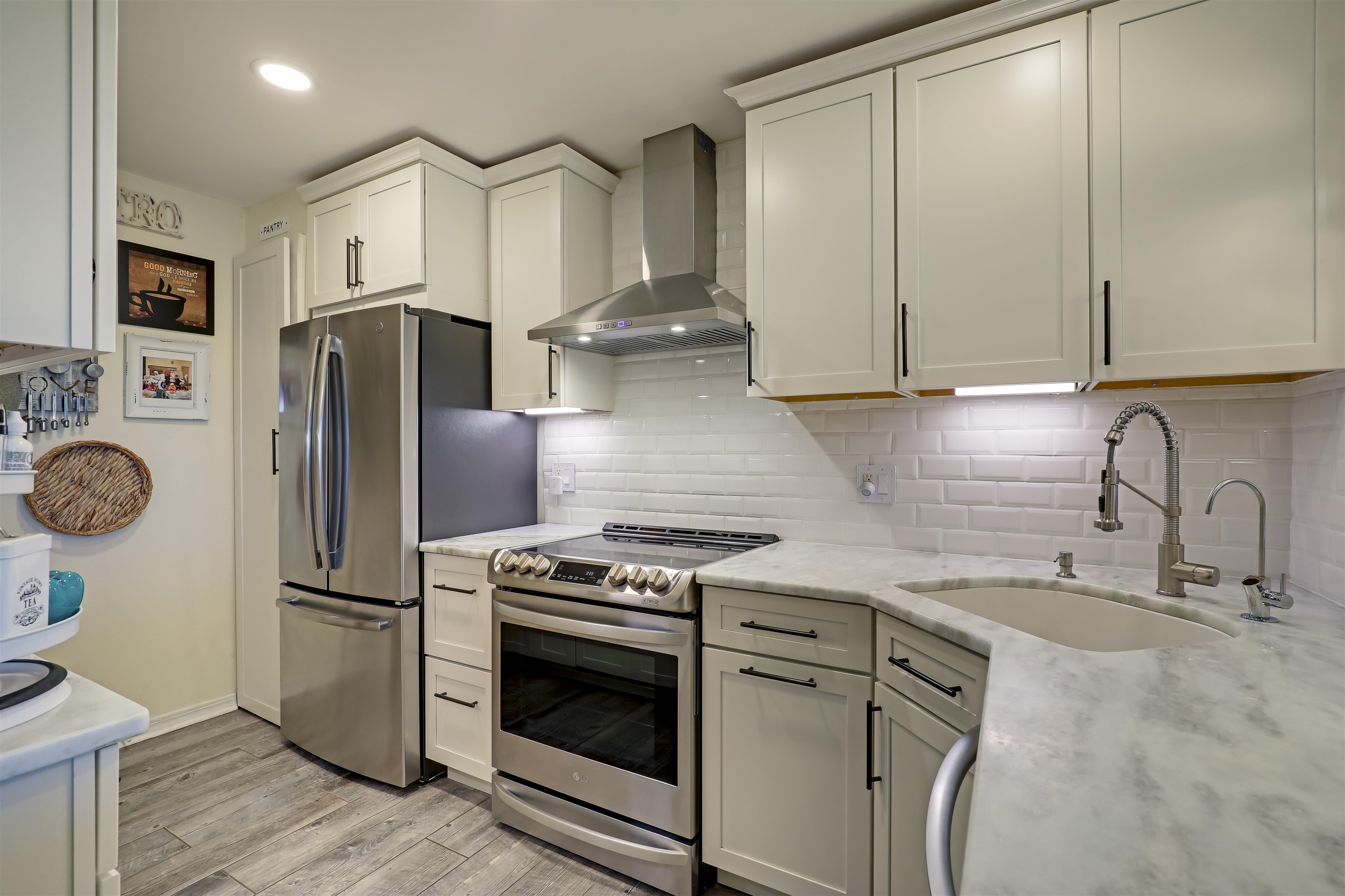 Image 5 of 59 For 110 Ocean Hollow Ln  101