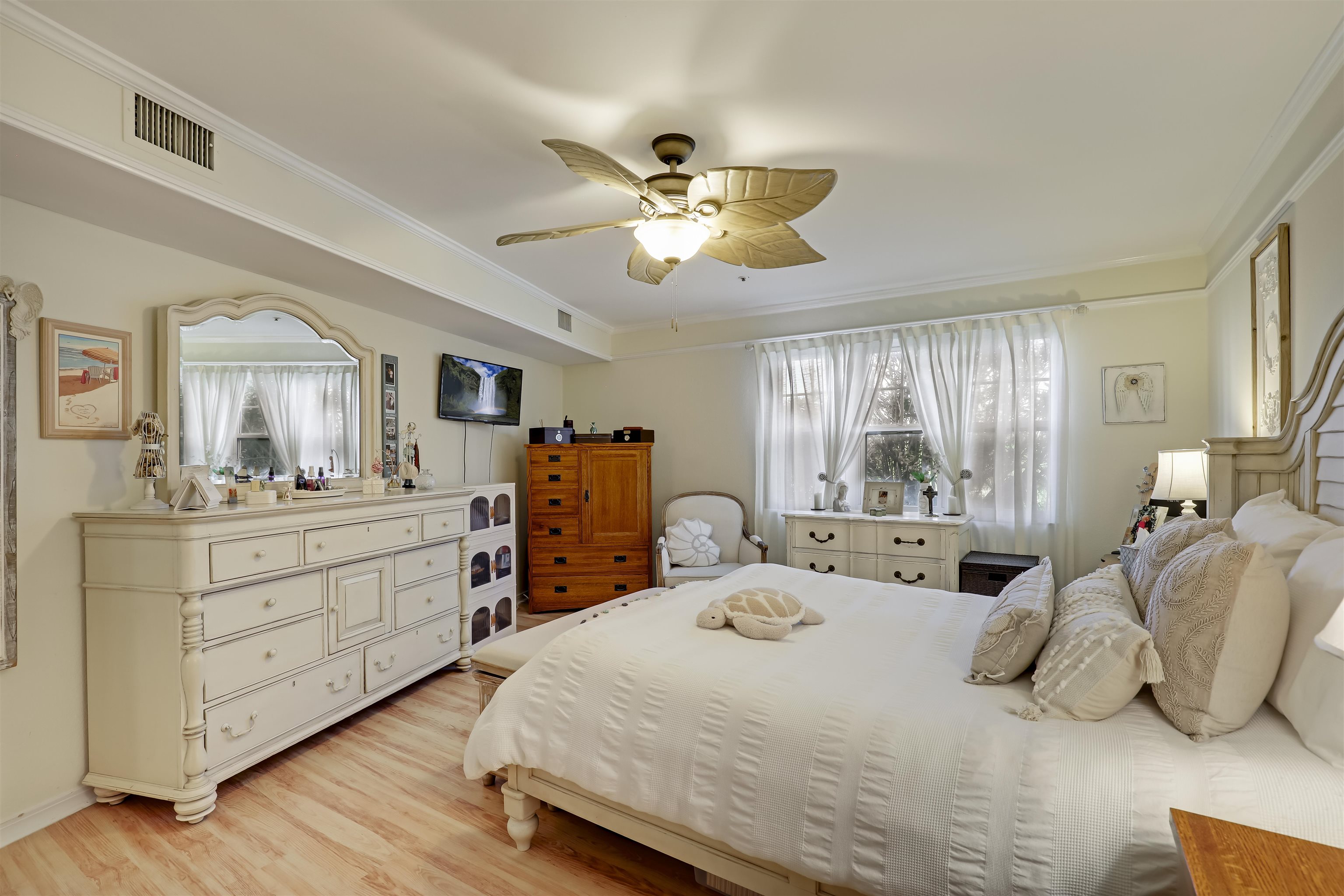 Image 7 of 59 For 110 Ocean Hollow Ln  101