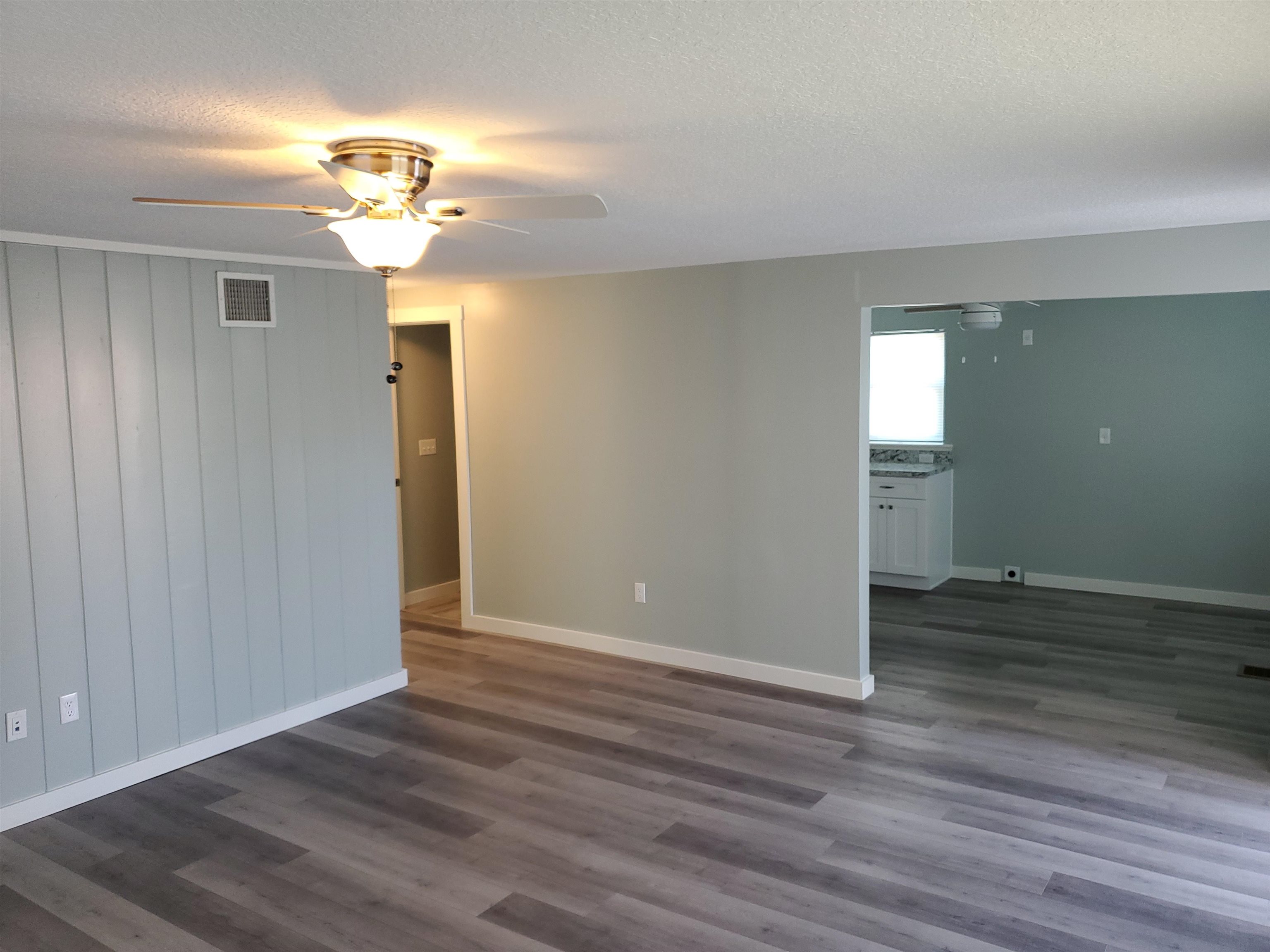 Image 12 of 23 For 105 Beachcomber Way