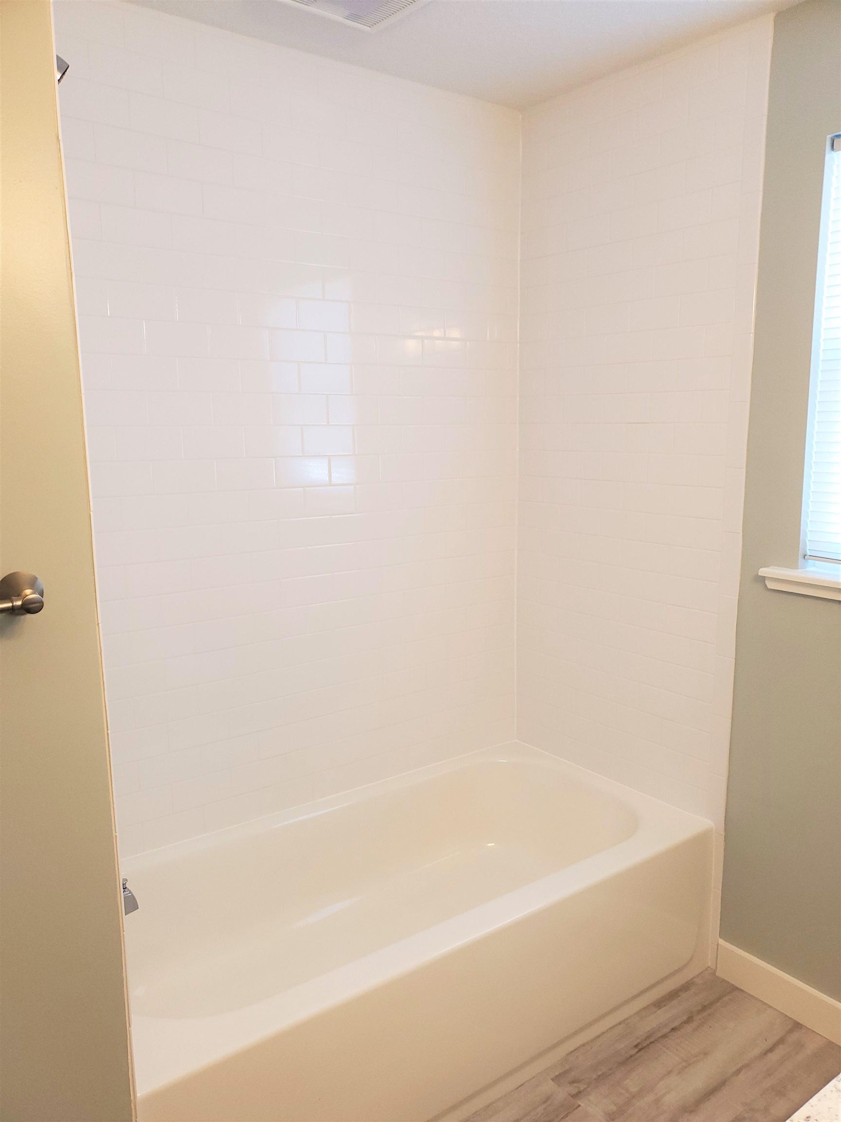 Image 8 of 23 For 105 Beachcomber Way