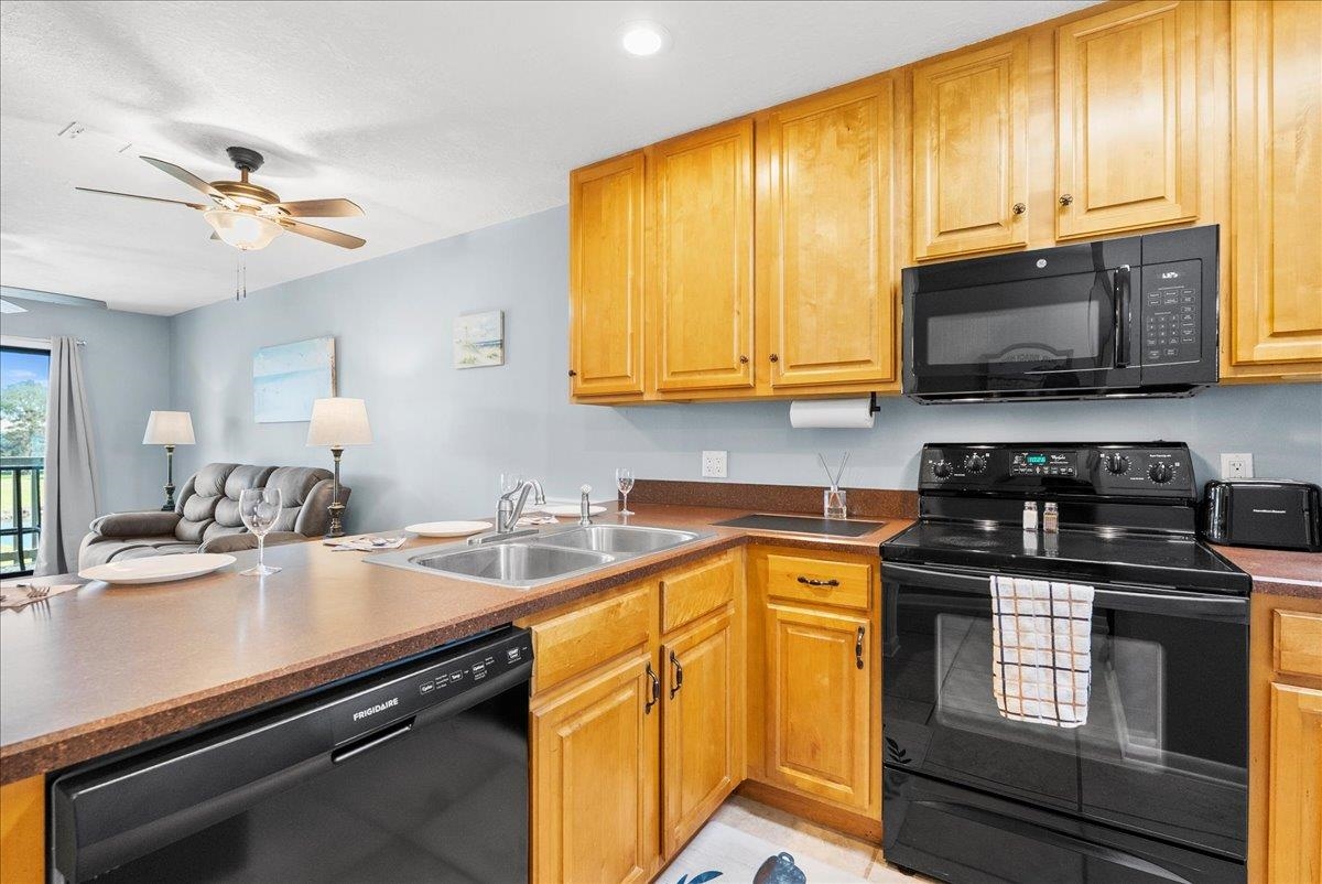 Image 10 of 51 For 650 Pope Rd W 205