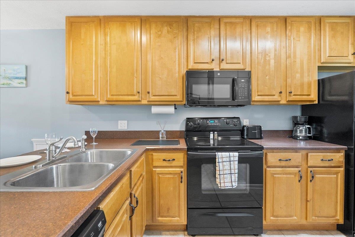 Image 11 of 51 For 650 Pope Rd W 205