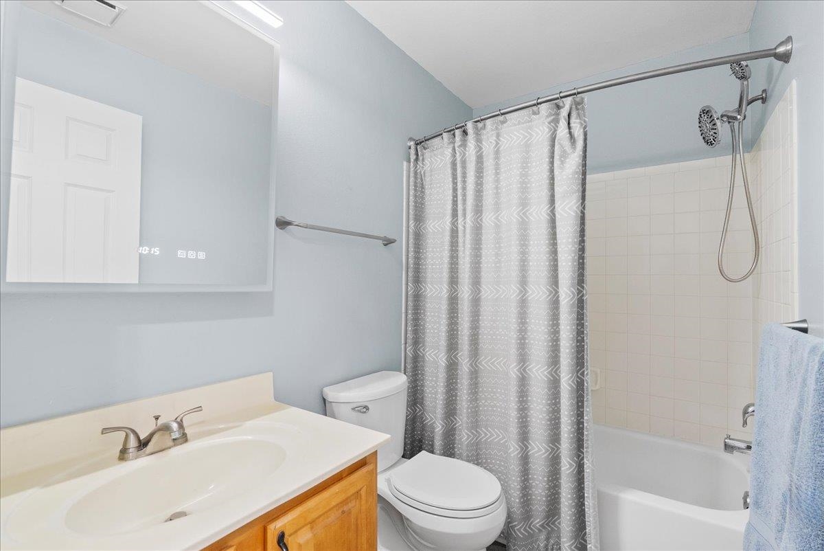 Image 25 of 51 For 650 Pope Rd W 205