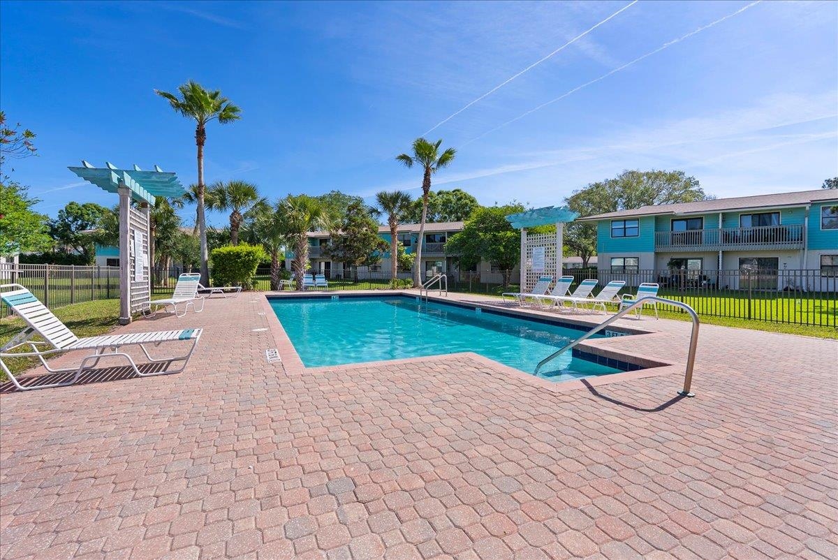 Image 34 of 51 For 650 Pope Rd W 205