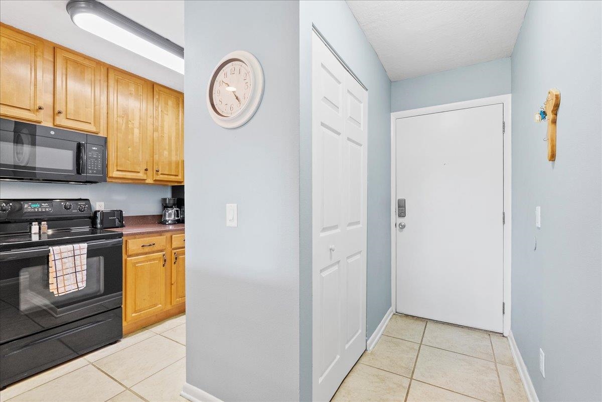 Image 9 of 51 For 650 Pope Rd W 205