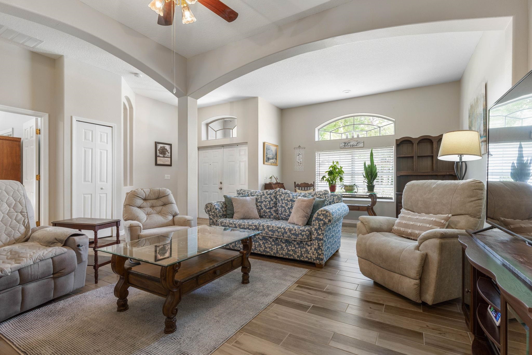 Image 5 of 66 For 95 Frankford Ln