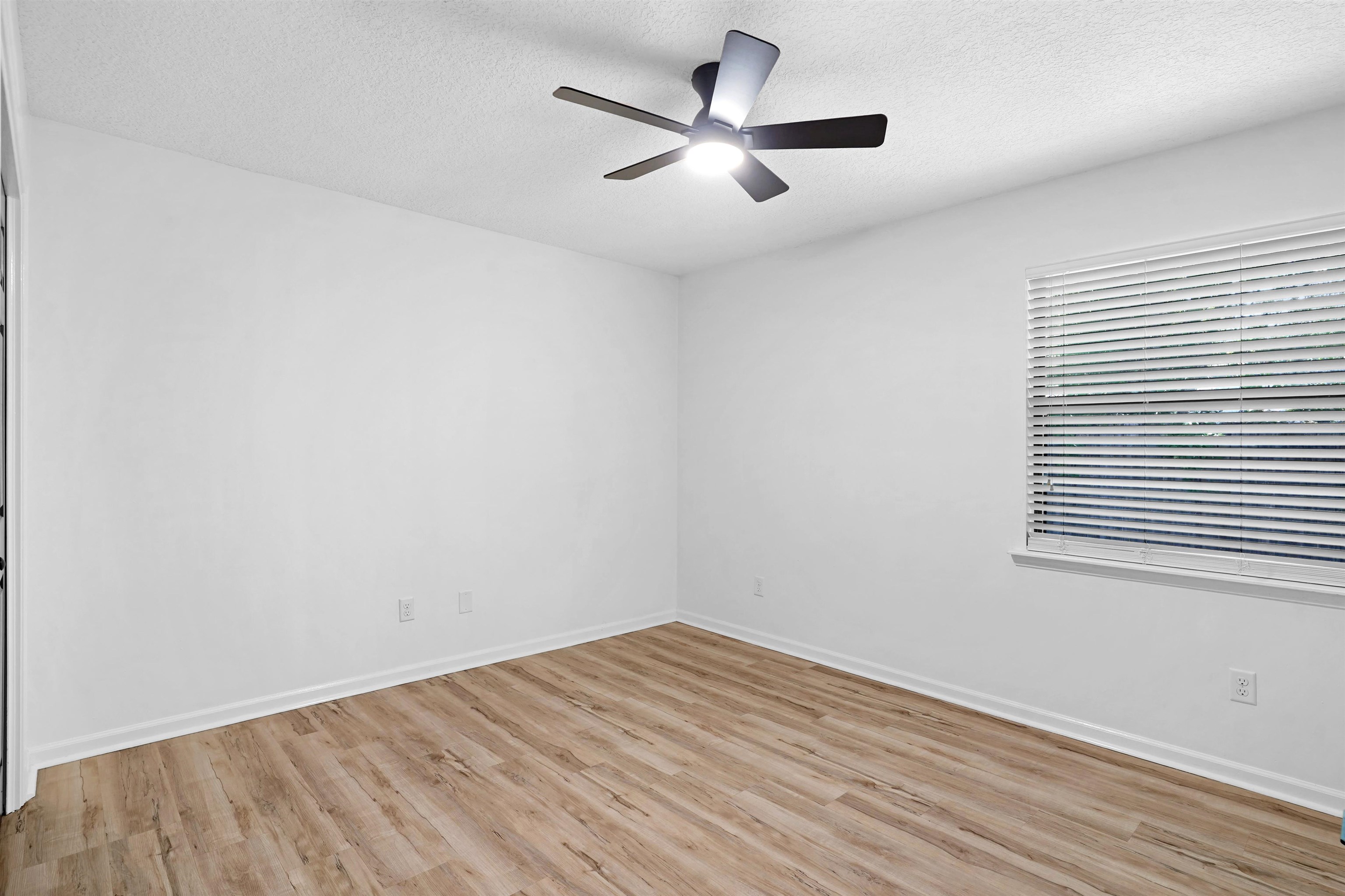 Image 24 of 40 For 12449 Jeremys Landing Ct