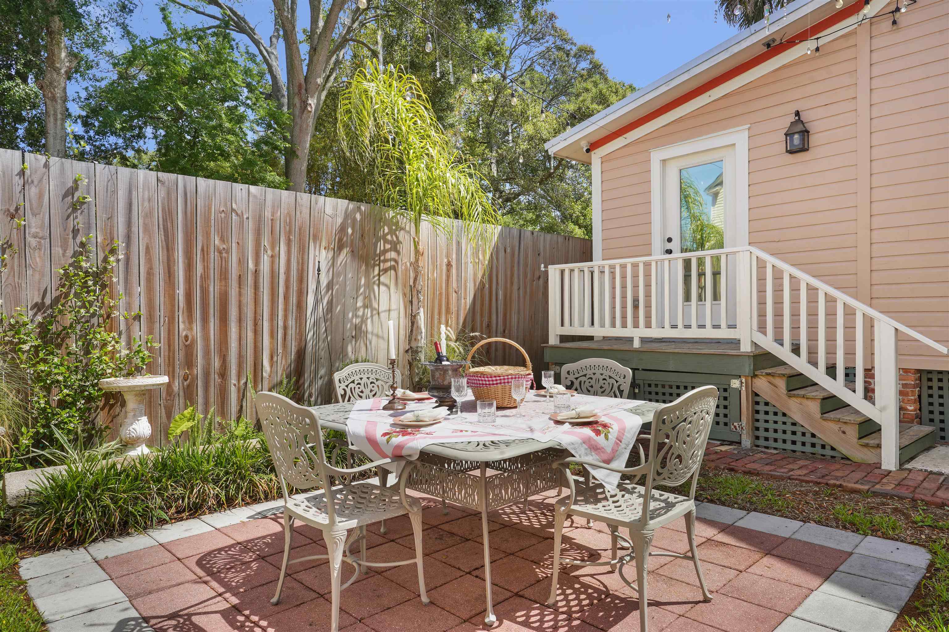 Image 11 of 55 For 16 Locust St