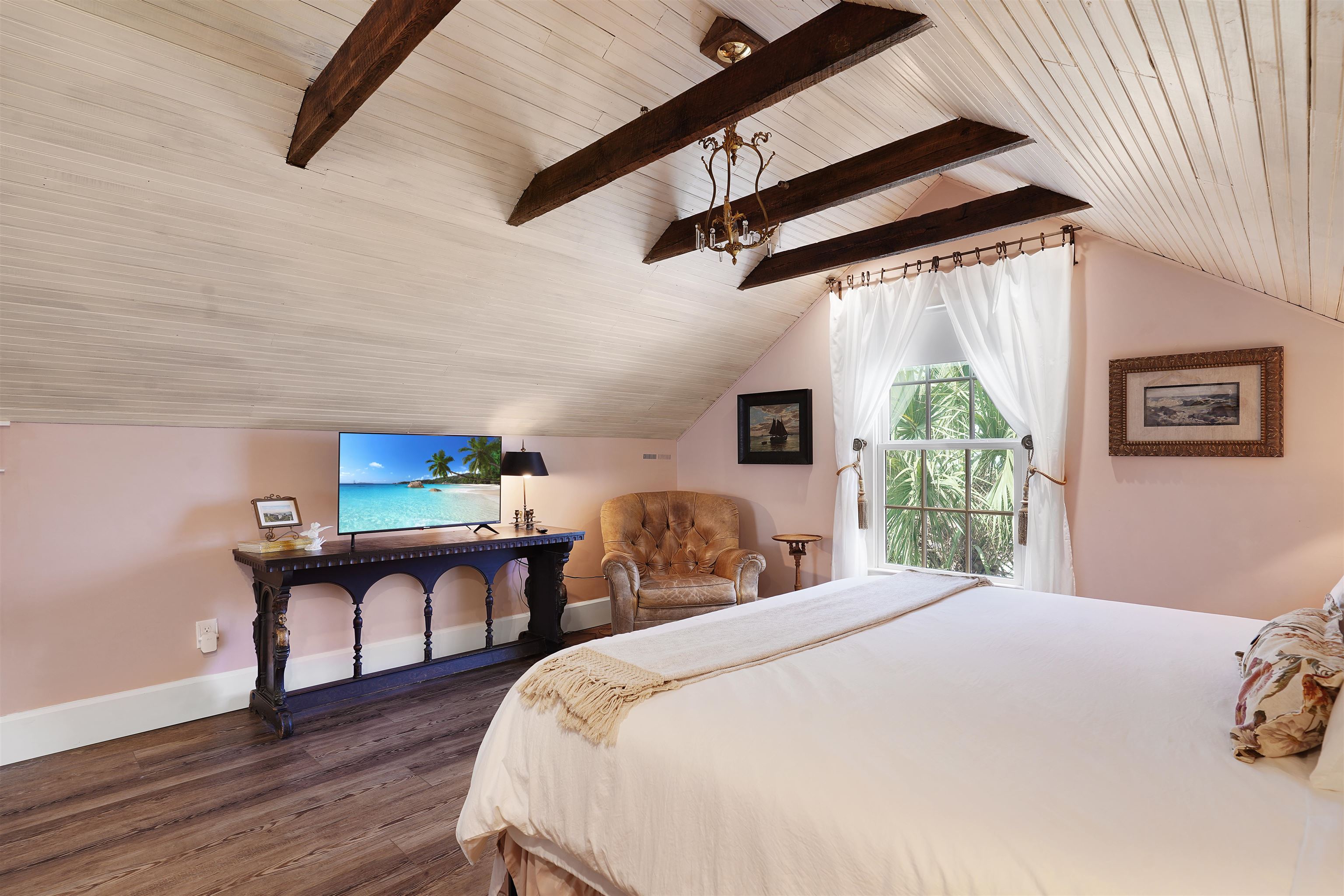 Image 15 of 55 For 16 Locust St