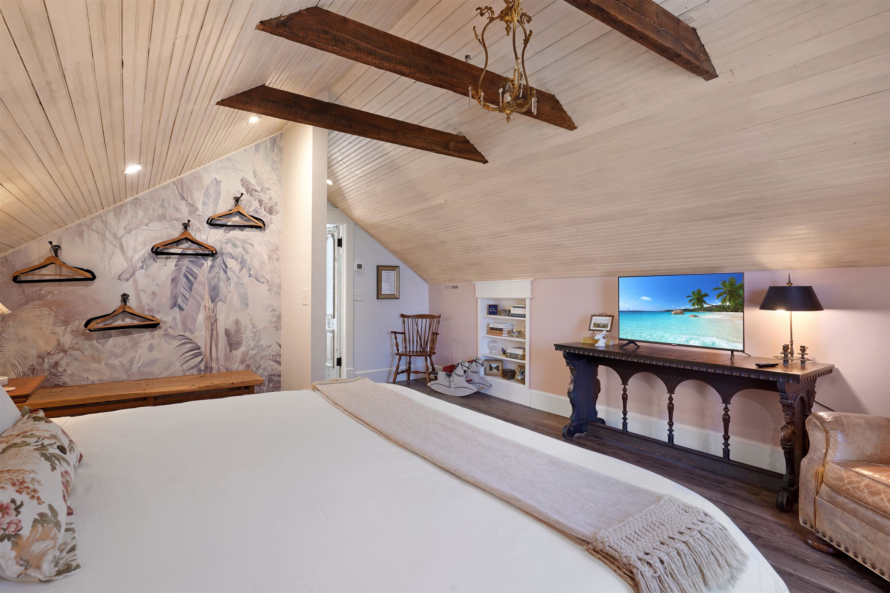 Image 16 of 55 For 16 Locust St