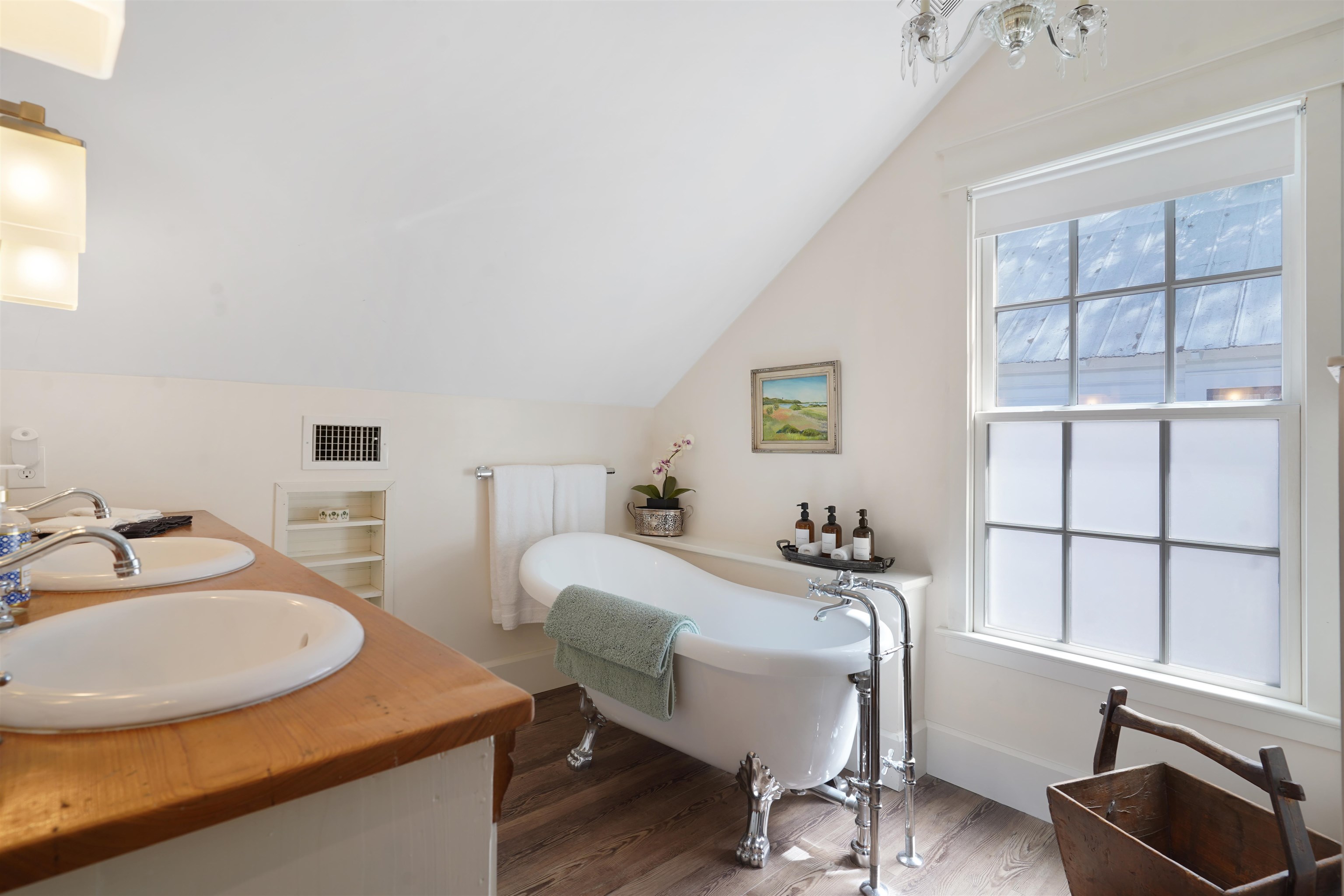 Image 18 of 55 For 16 Locust St