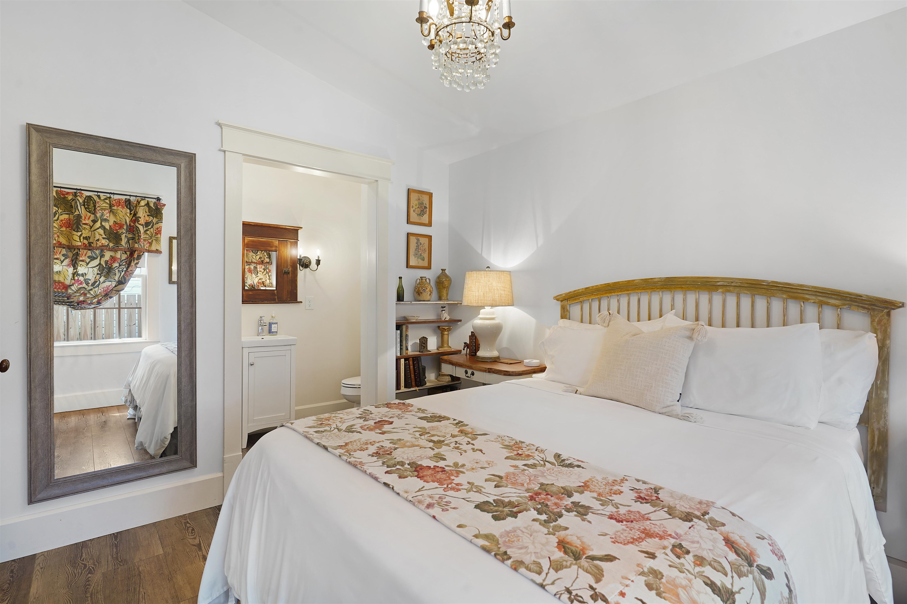 Image 20 of 55 For 16 Locust St