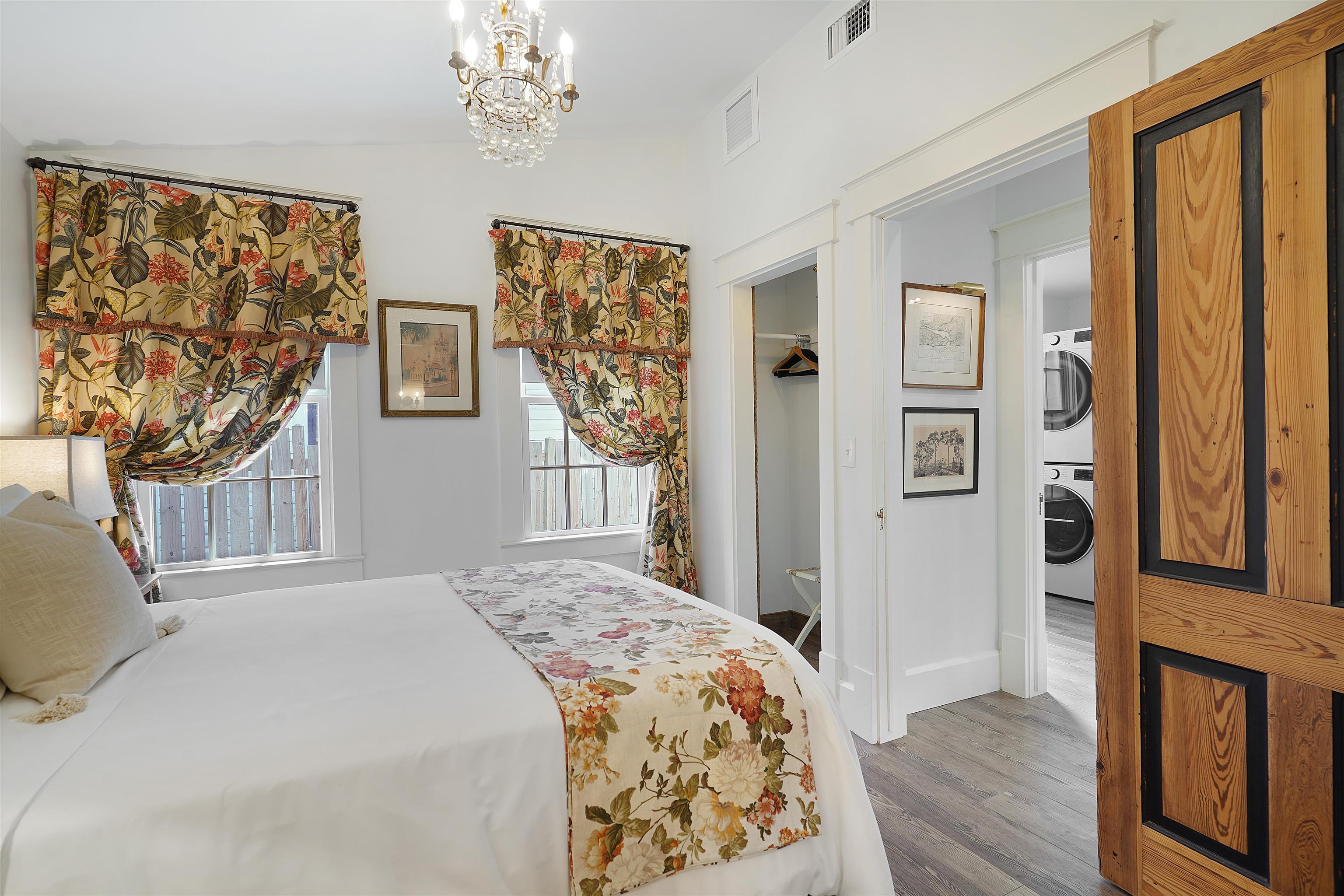 Image 21 of 55 For 16 Locust St