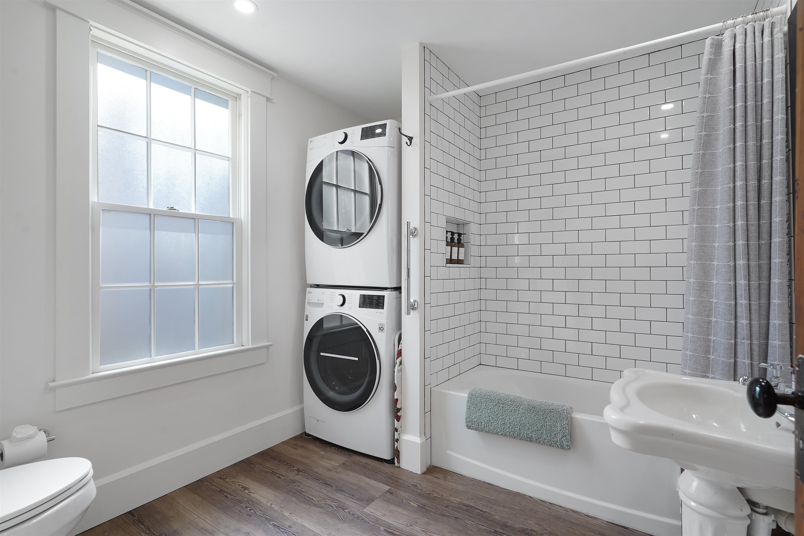 Image 26 of 55 For 16 Locust St