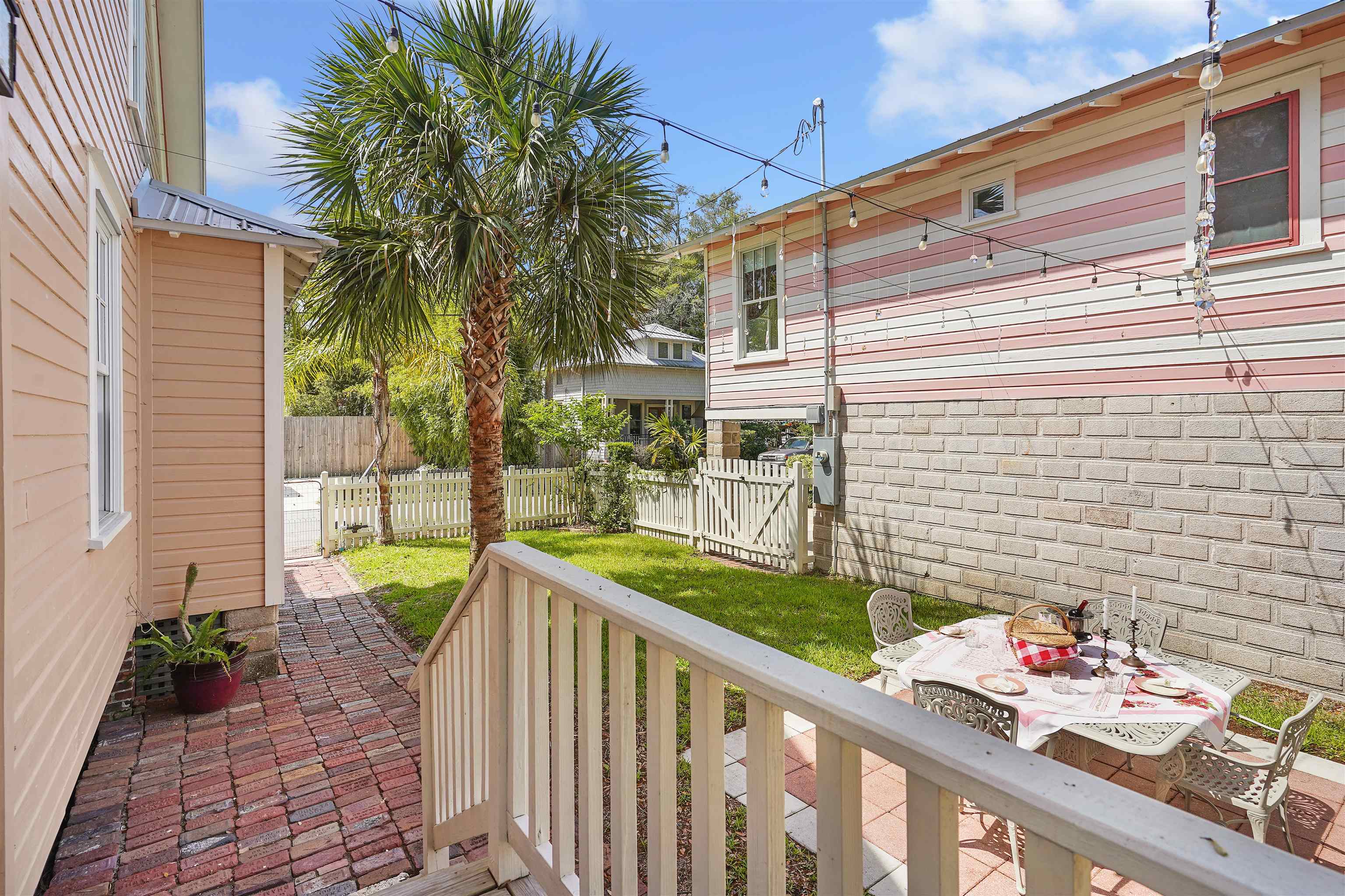 Image 27 of 55 For 16 Locust St