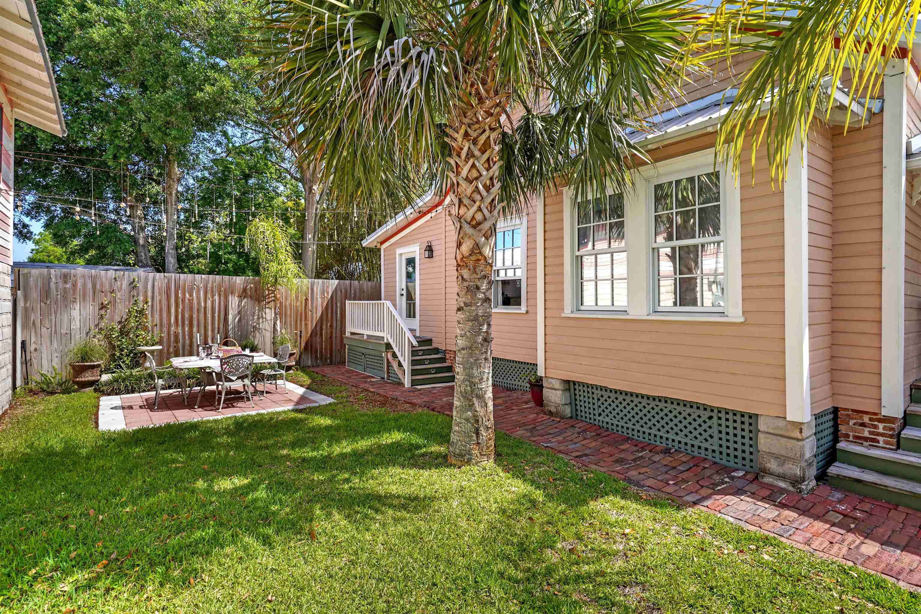 Image 28 of 55 For 16 Locust St