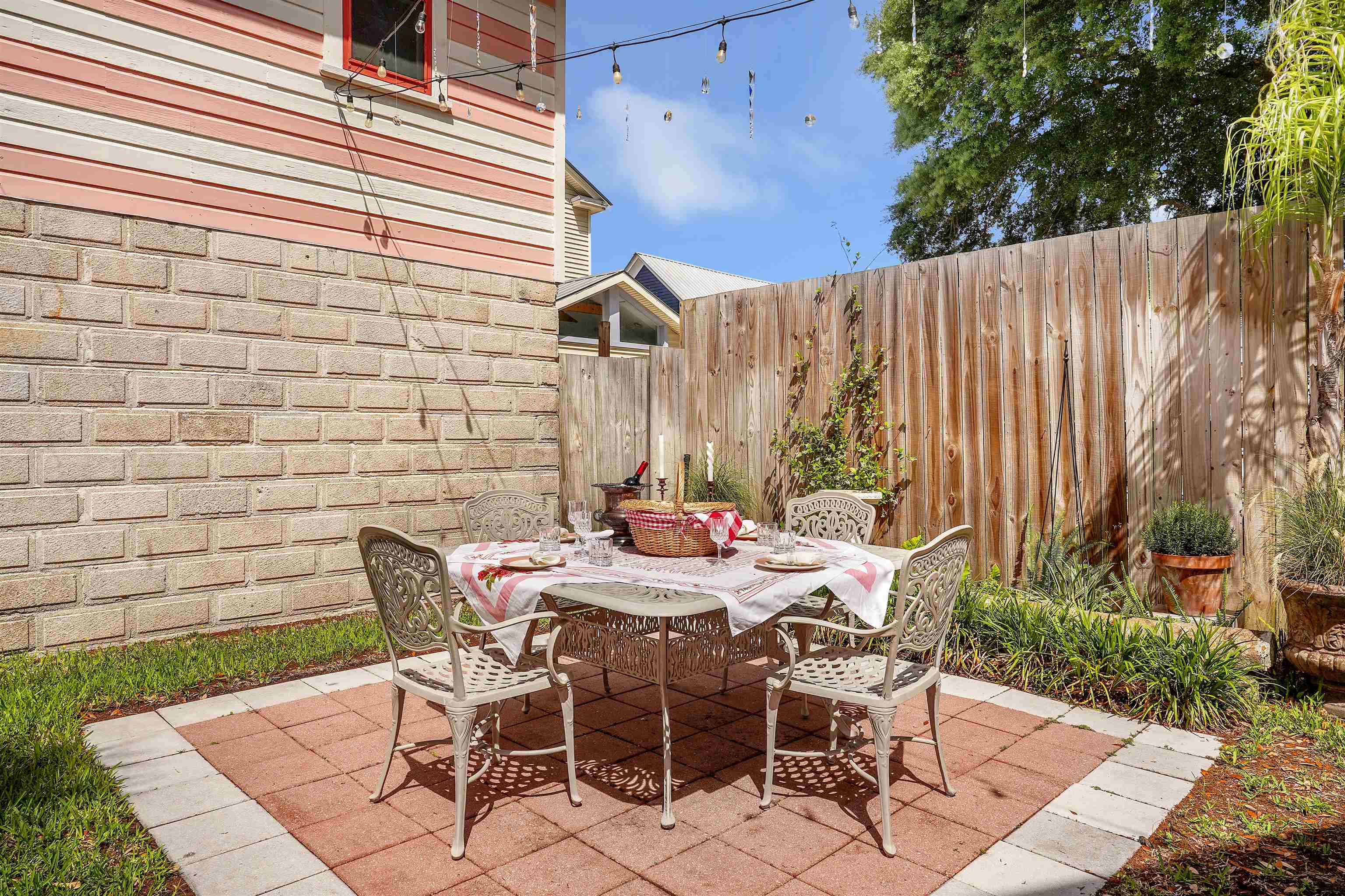 Image 29 of 55 For 16 Locust St