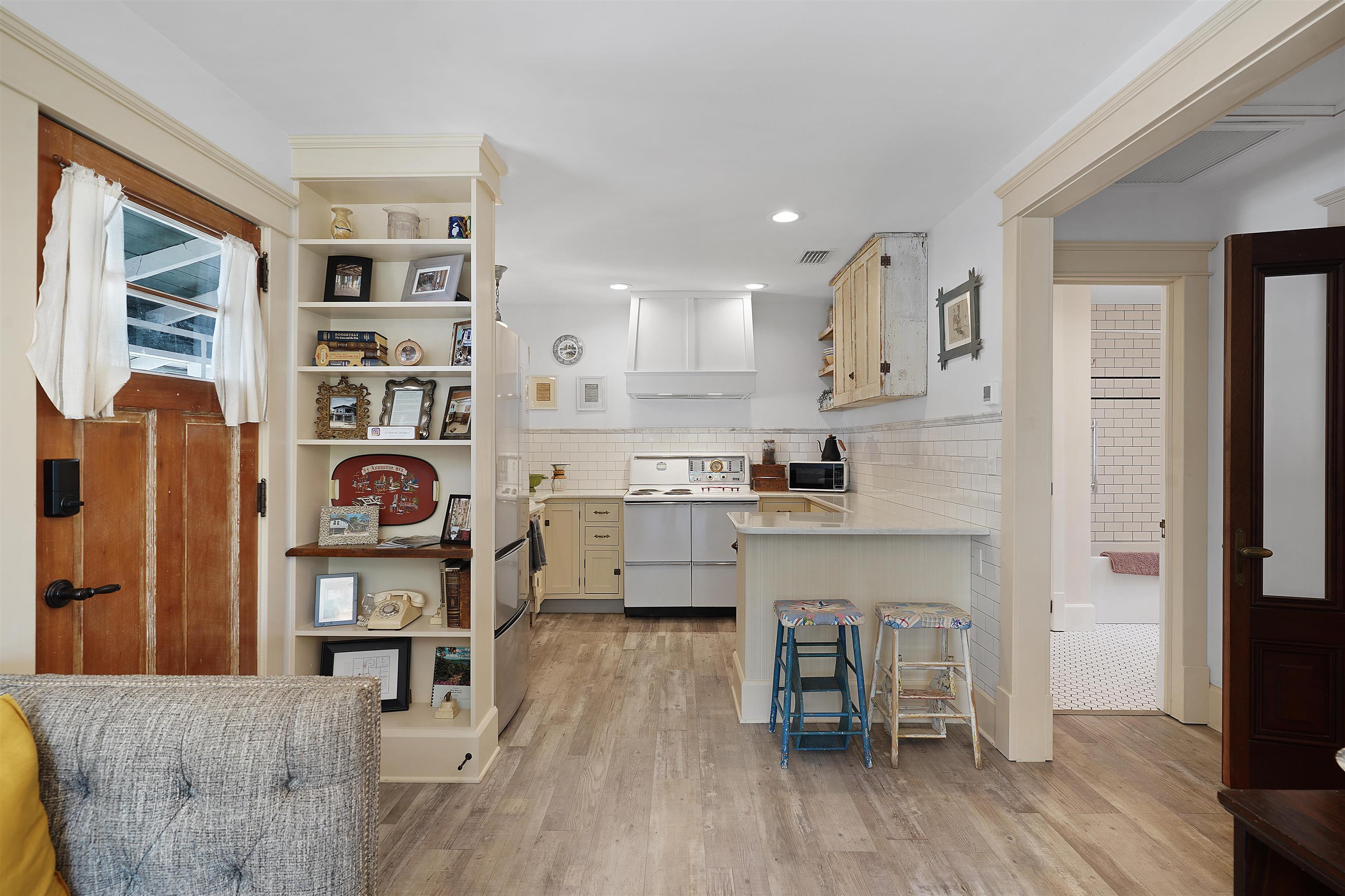 Image 36 of 55 For 16 Locust St