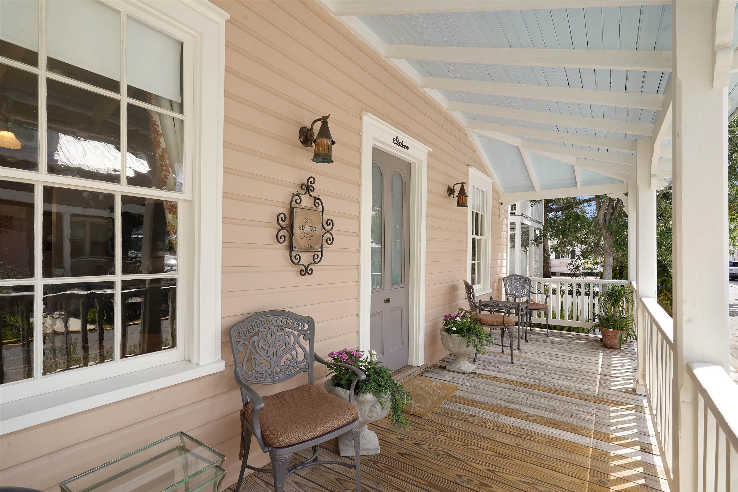 Image 4 of 55 For 16 Locust St