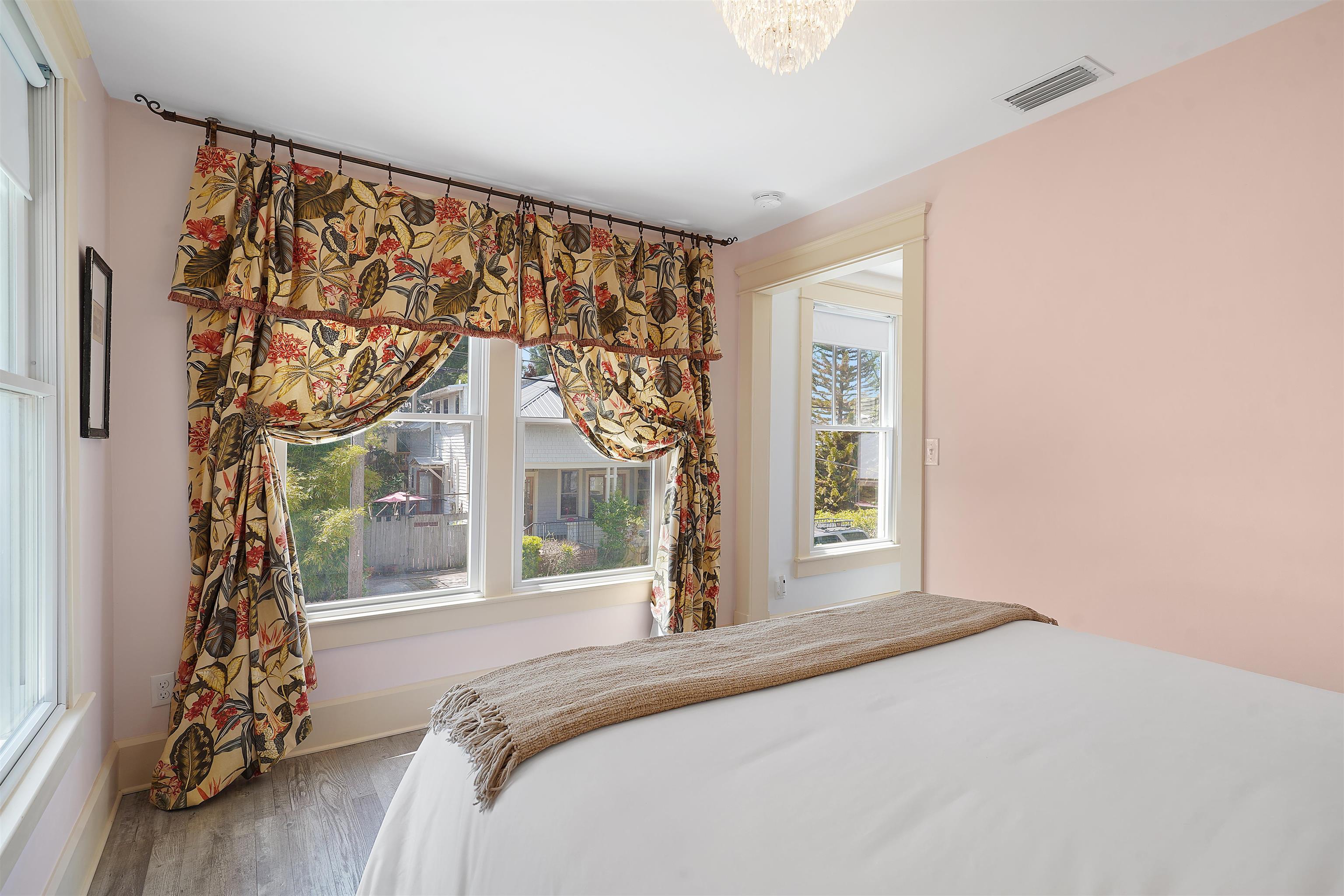 Image 42 of 55 For 16 Locust St