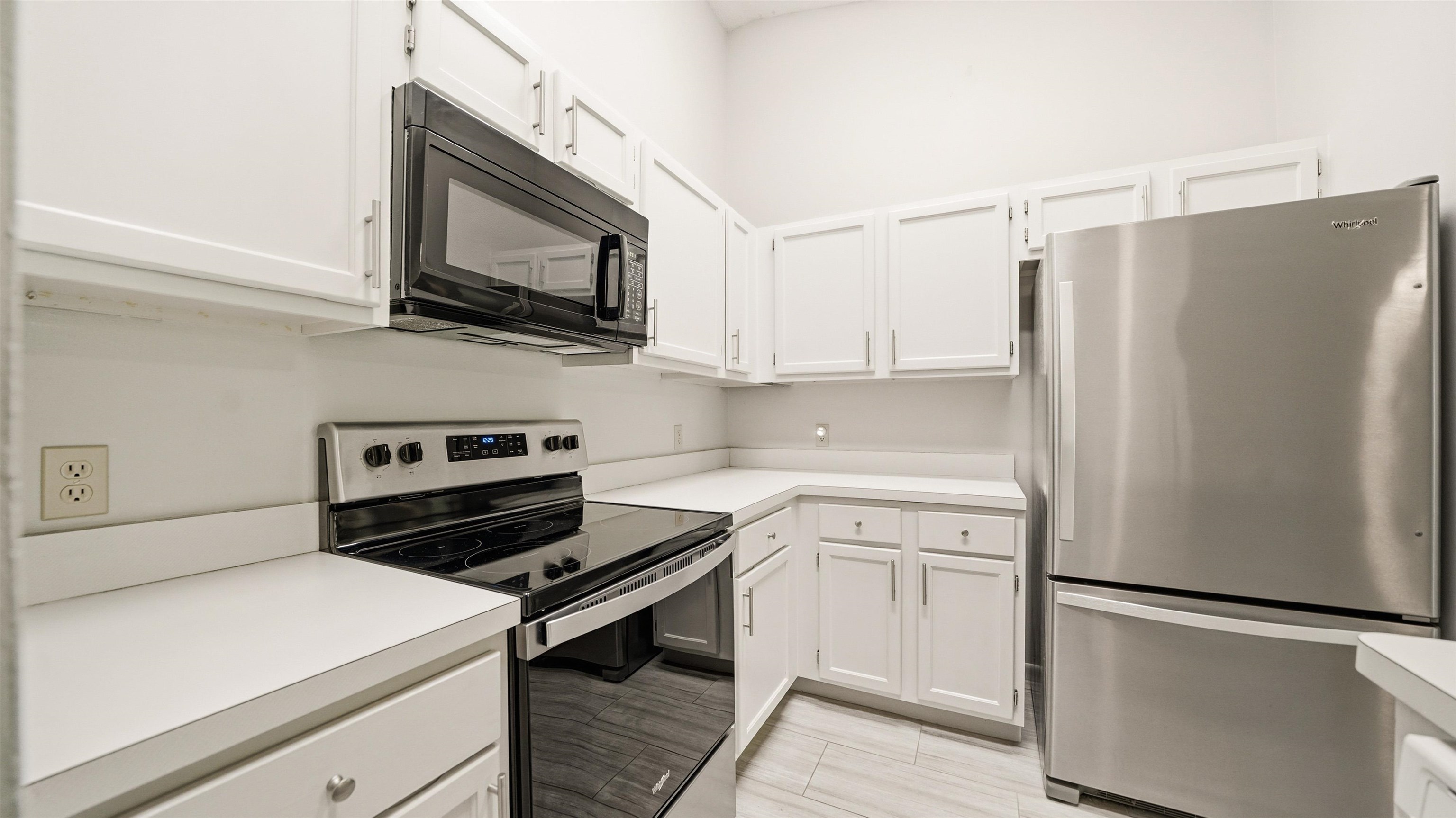 Image 10 of 50 For 32 Navarra Ct