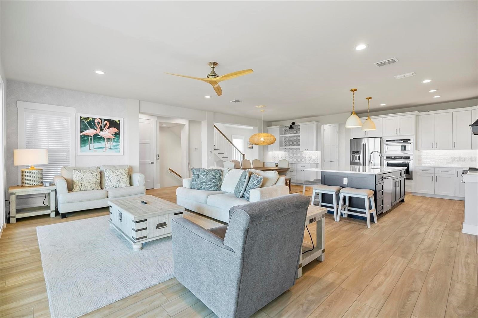 Image 18 of 49 For 202 Surfview Ln