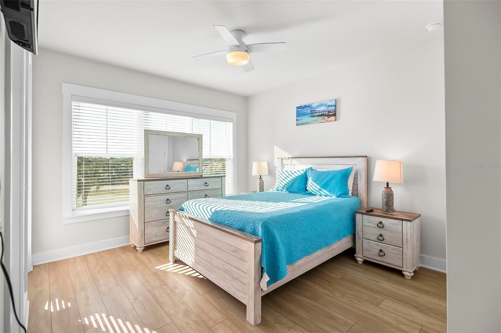 Image 25 of 49 For 202 Surfview Ln