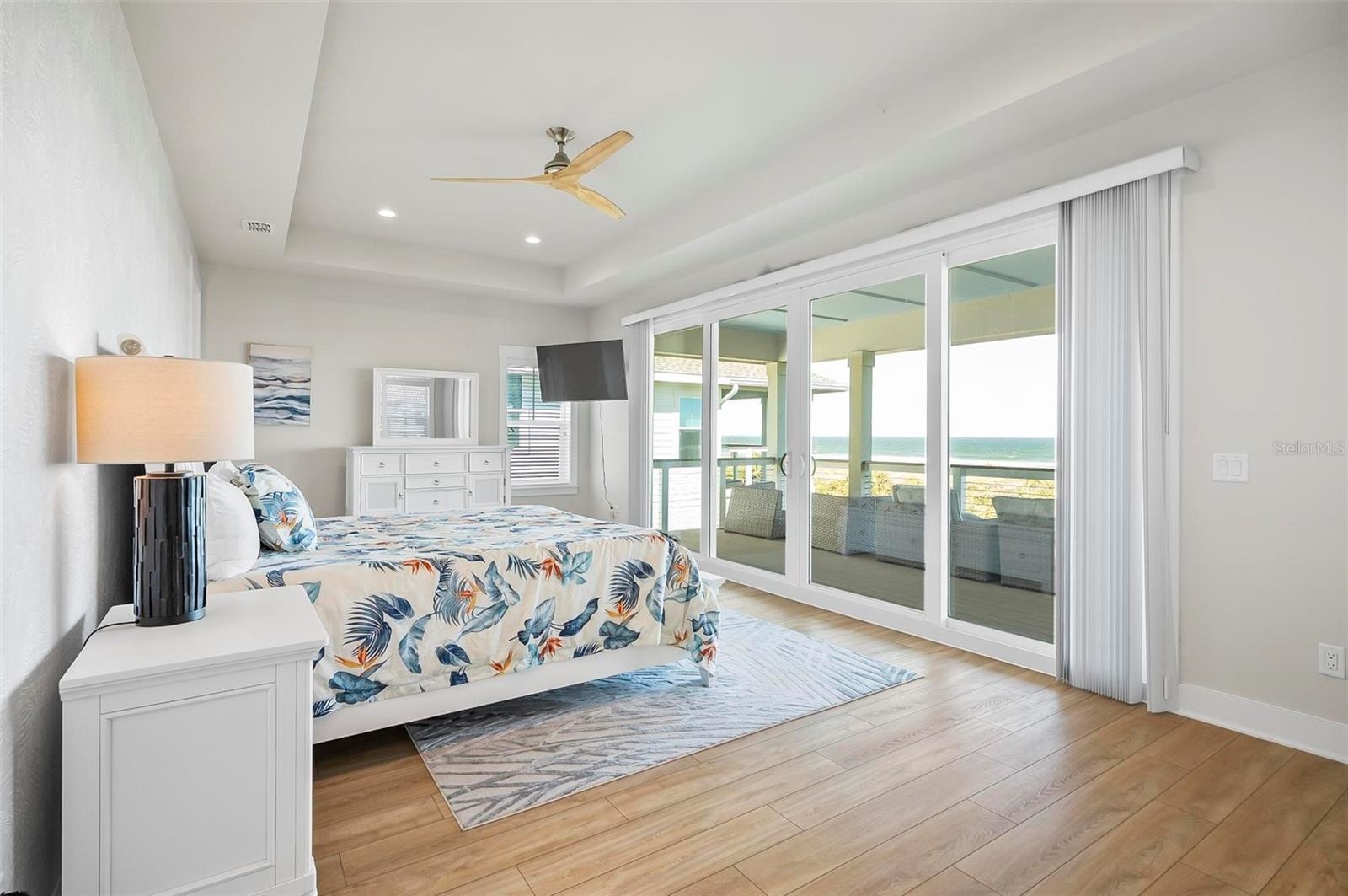 Image 30 of 49 For 202 Surfview Ln