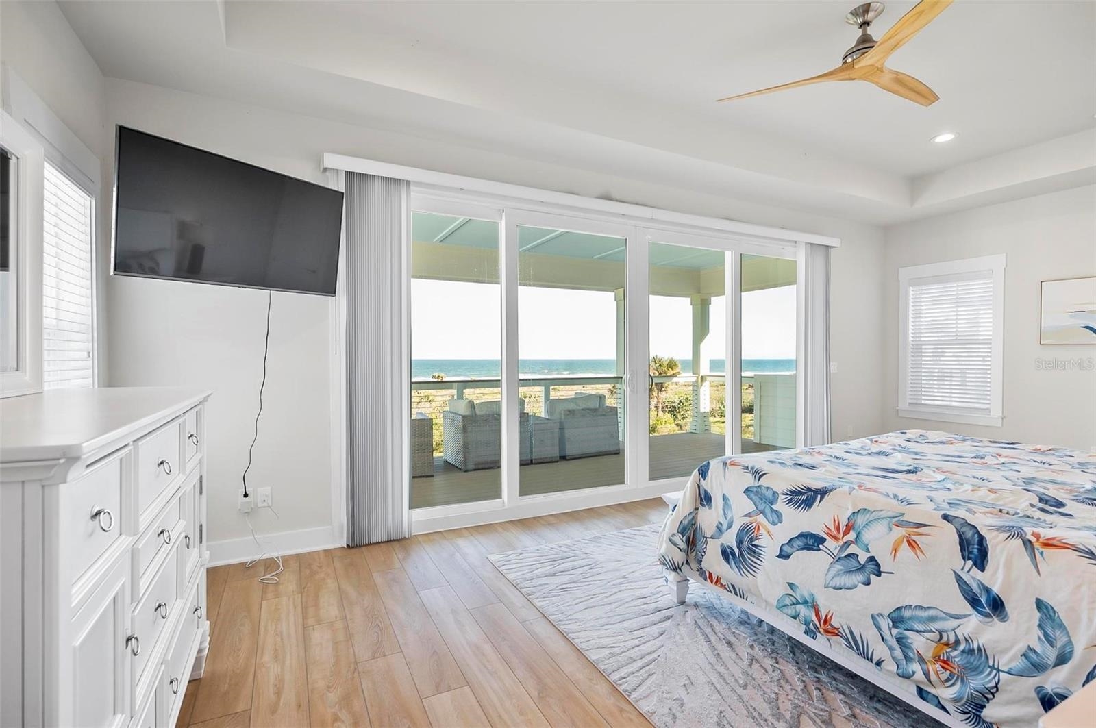 Image 31 of 49 For 202 Surfview Ln