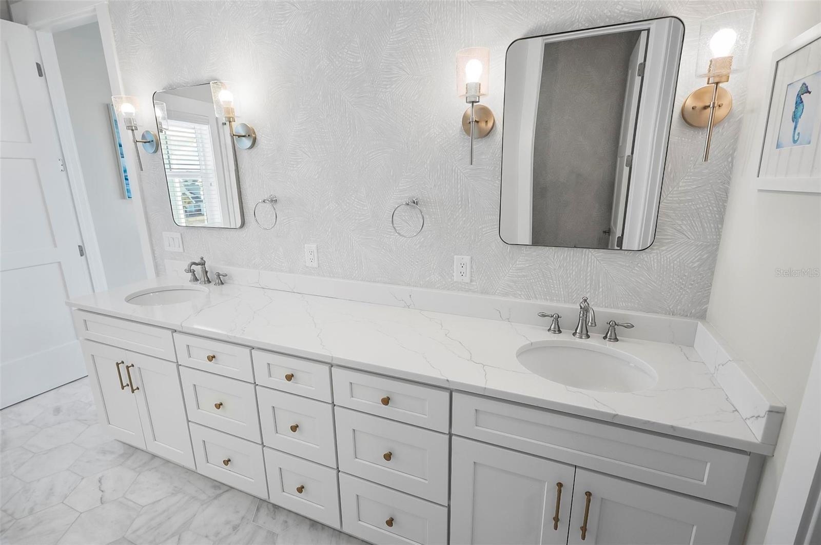 Image 34 of 49 For 202 Surfview Ln