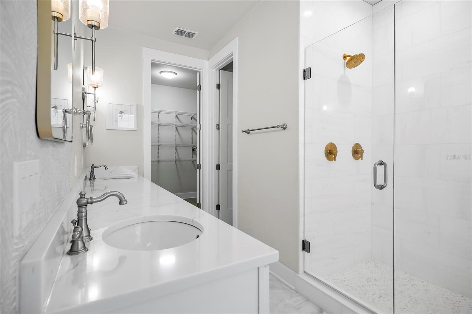 Image 38 of 49 For 202 Surfview Ln