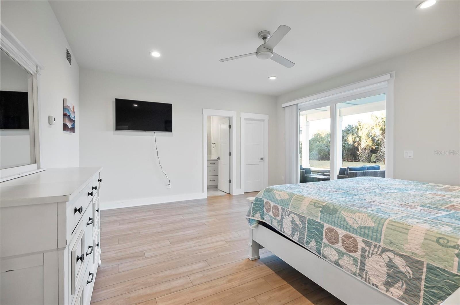 Image 44 of 49 For 202 Surfview Ln